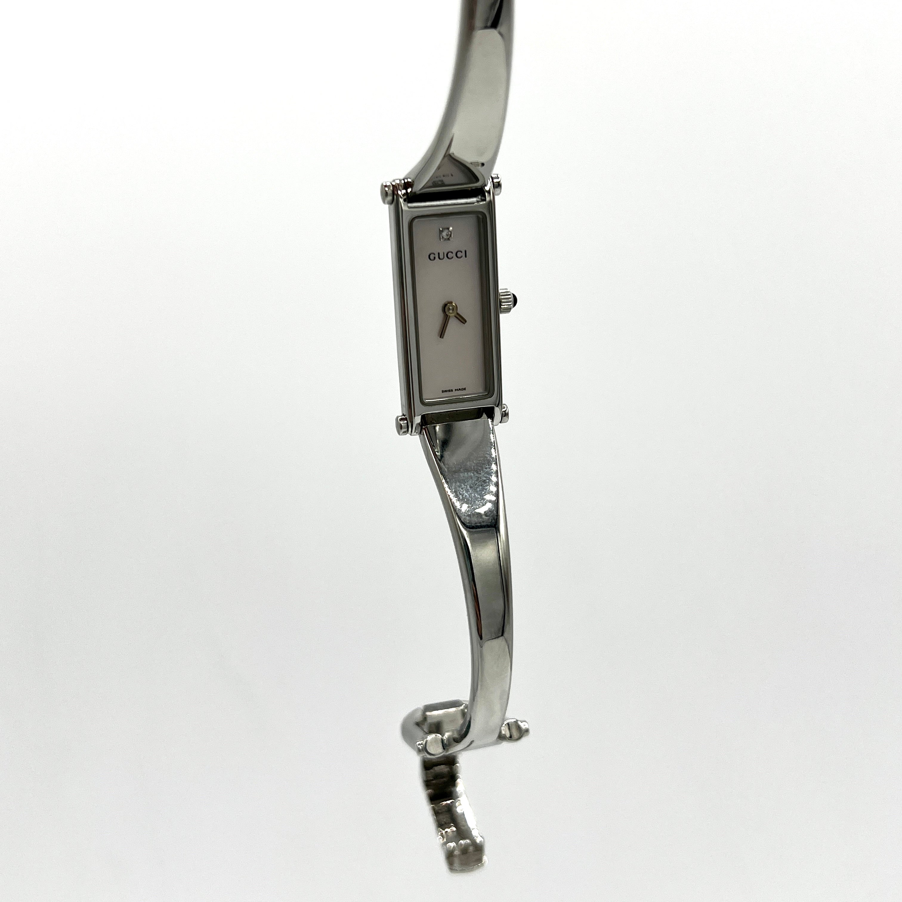 Montre GUCCI 1500 L acier Argenté
