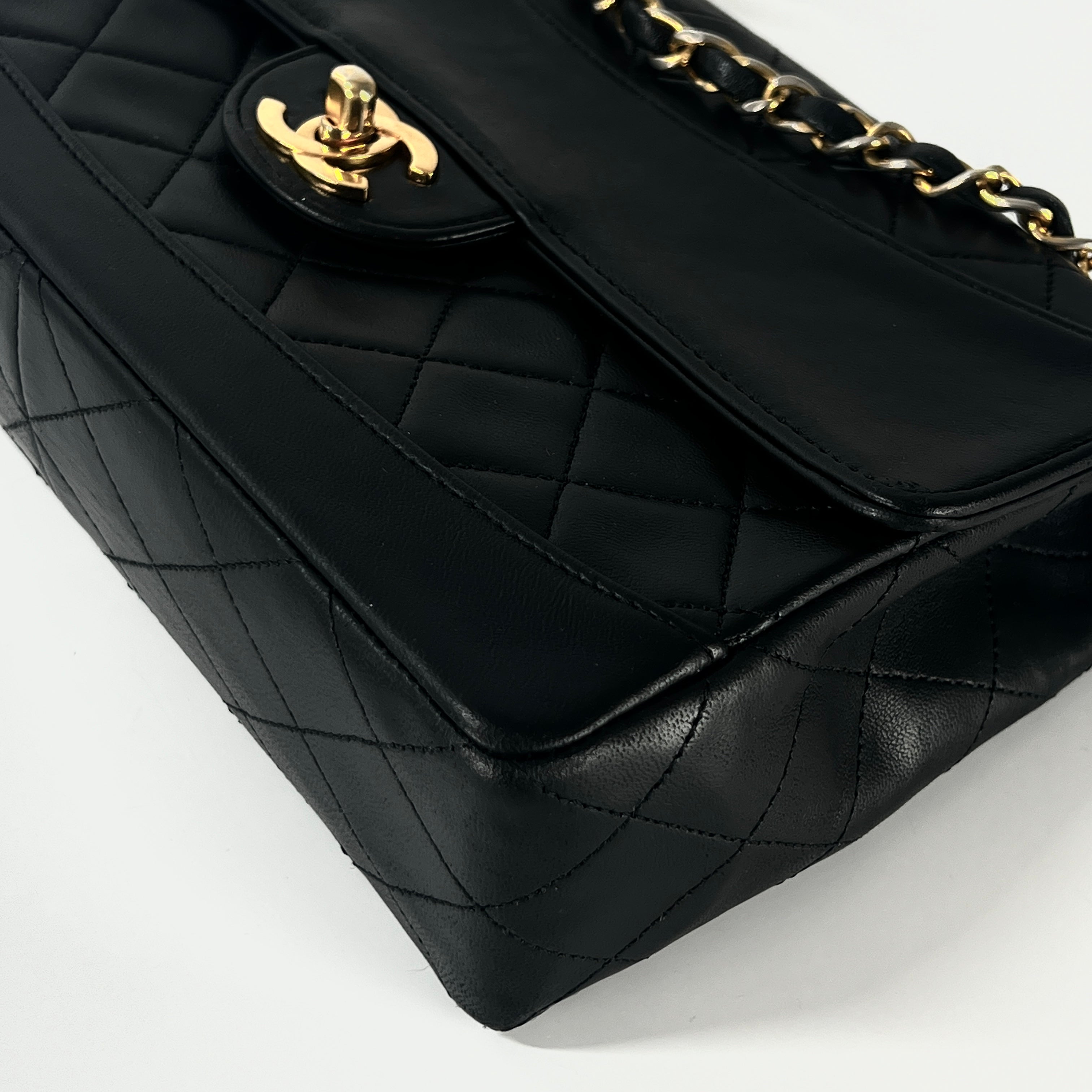 Sac à main CHANEL Matelassé coco mark cuir noir