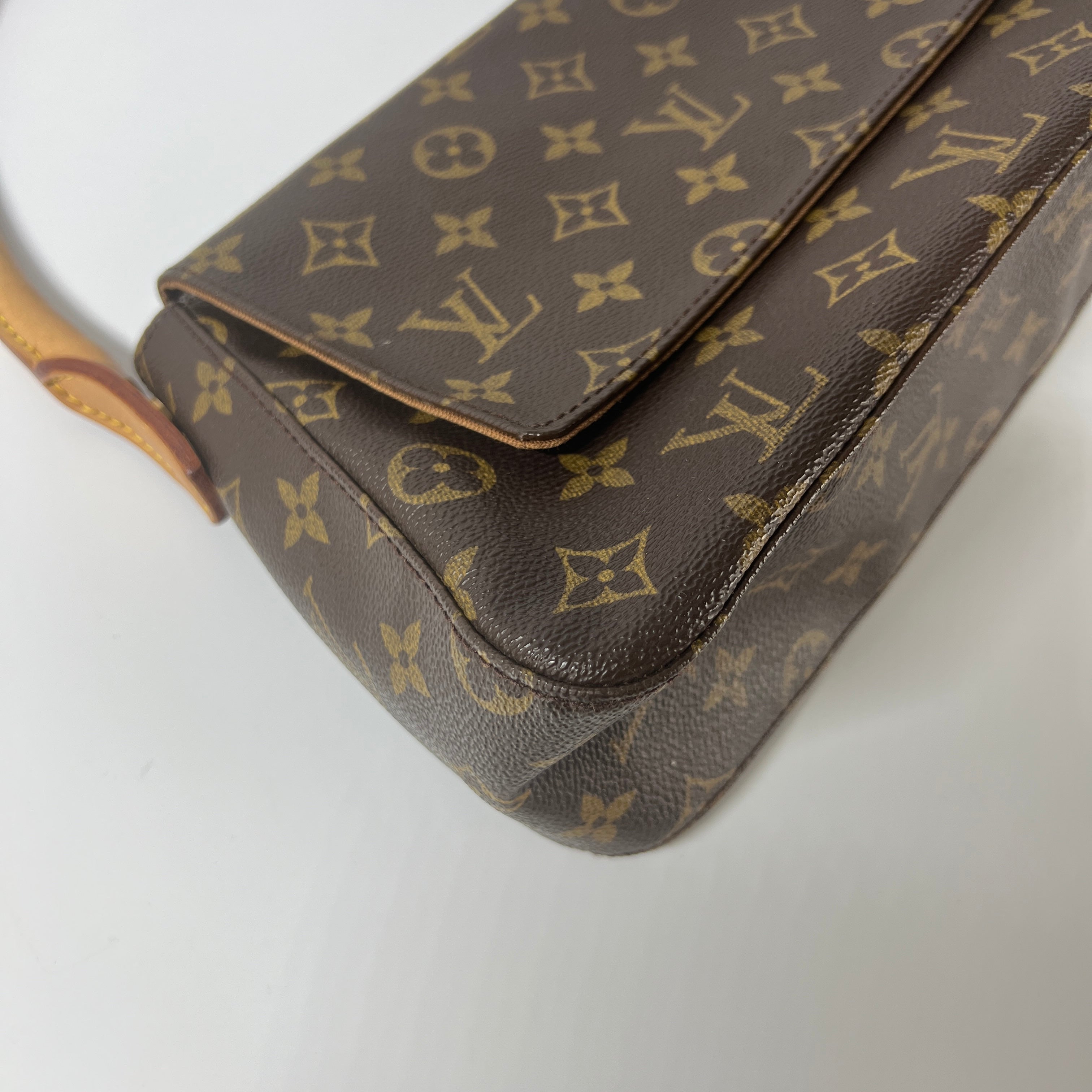 LOUIS VUITTON Looping handbag in brown canvas and leather