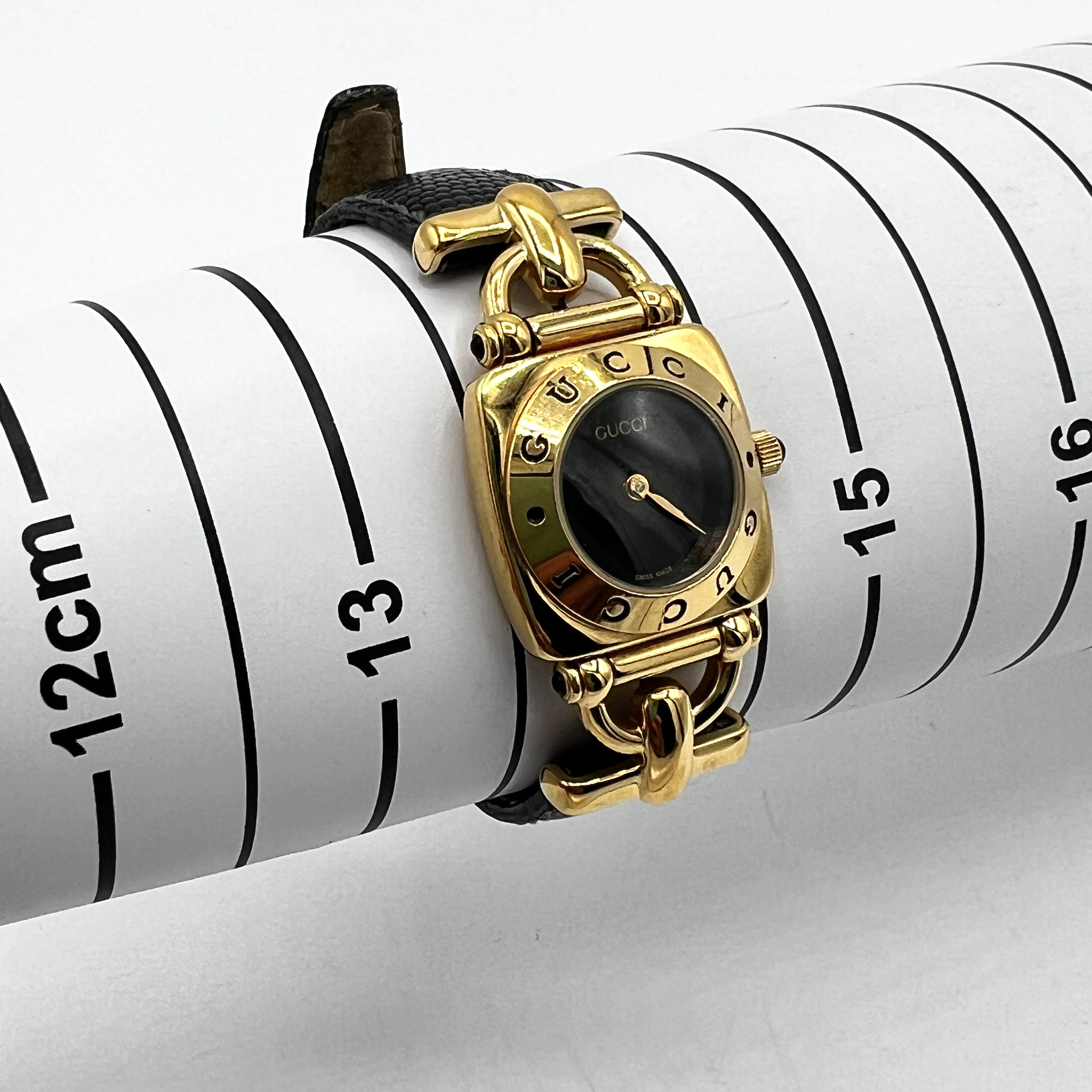 Montre GUCCI 6300 L cuir Doré
