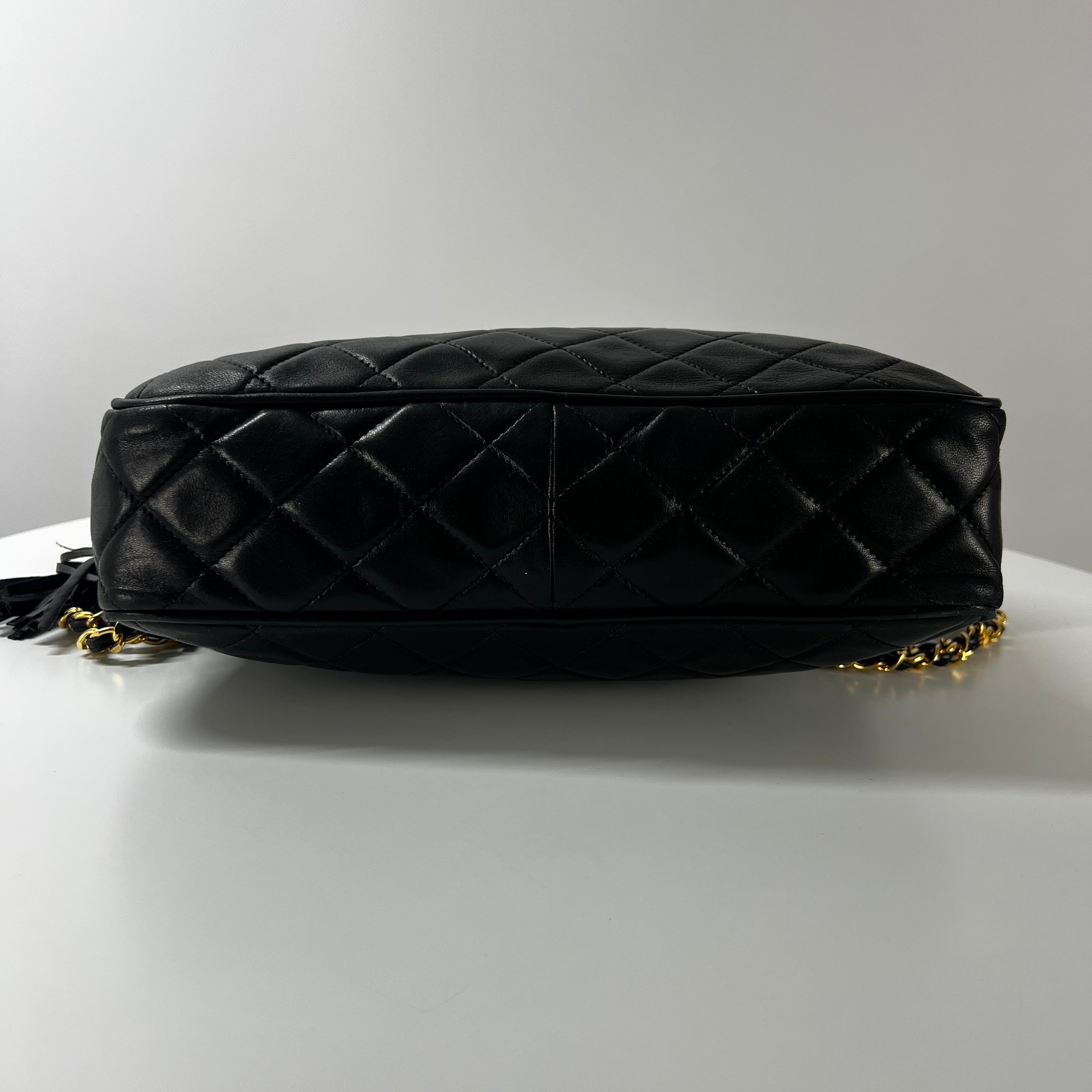 CHANEL Coco chain black leather handbag