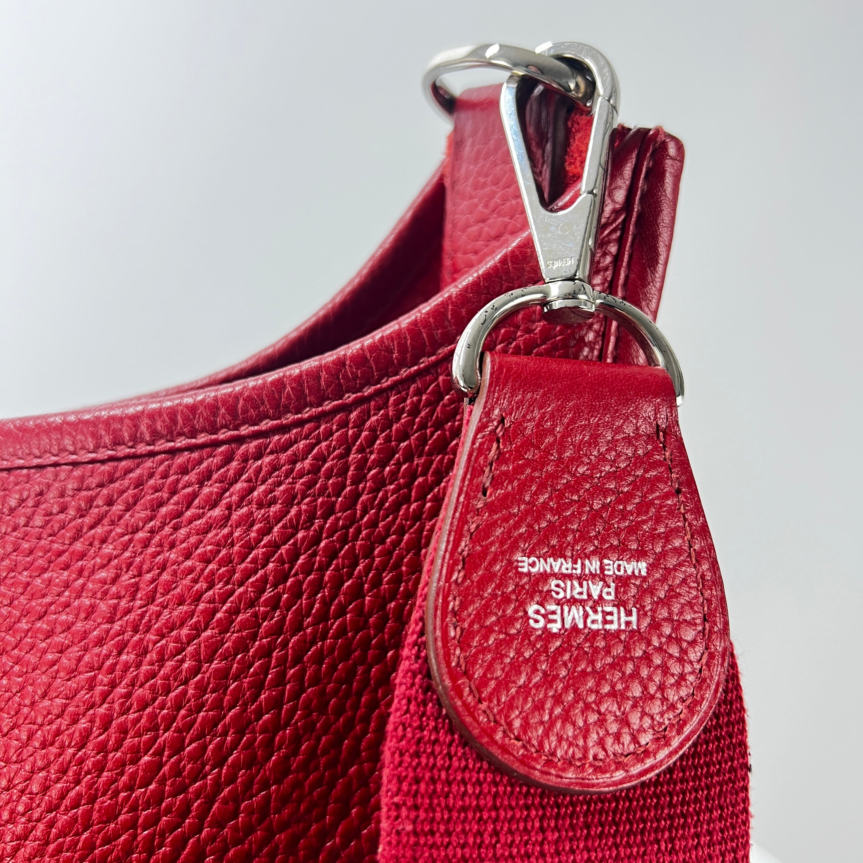 Sac à main HERMÈS Evelyne lll cuir rouge