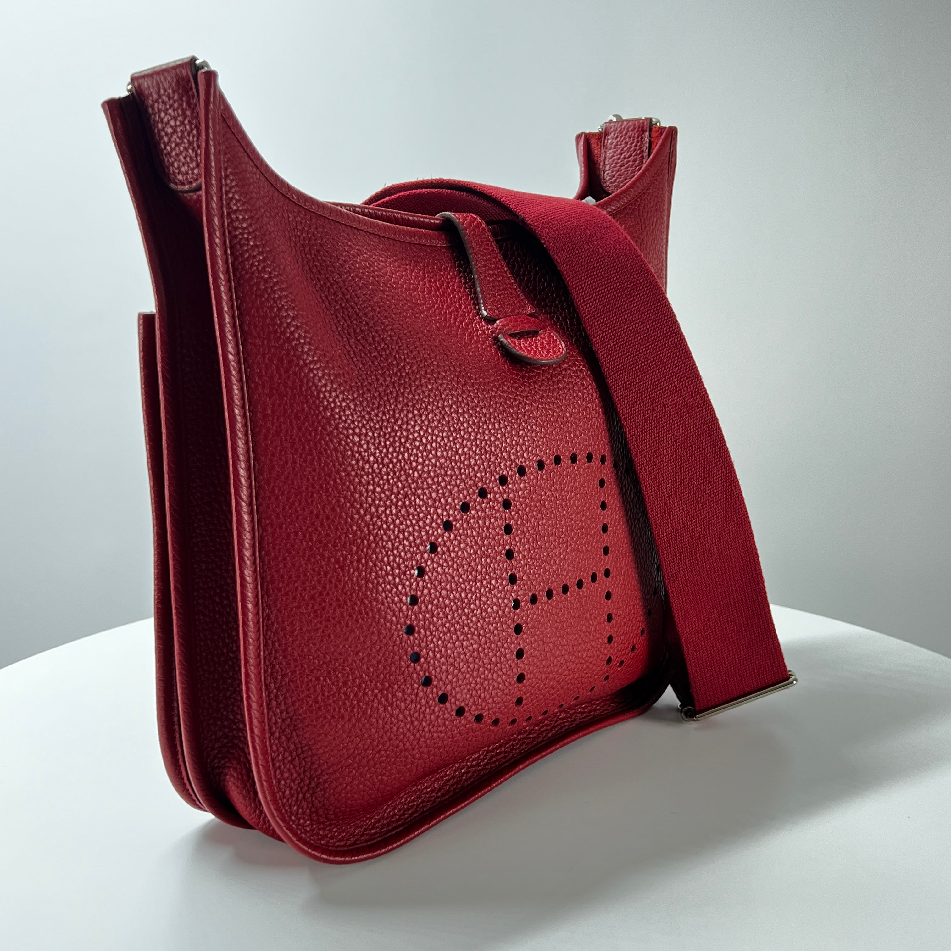 Sac à main HERMÈS Evelyne lll cuir rouge