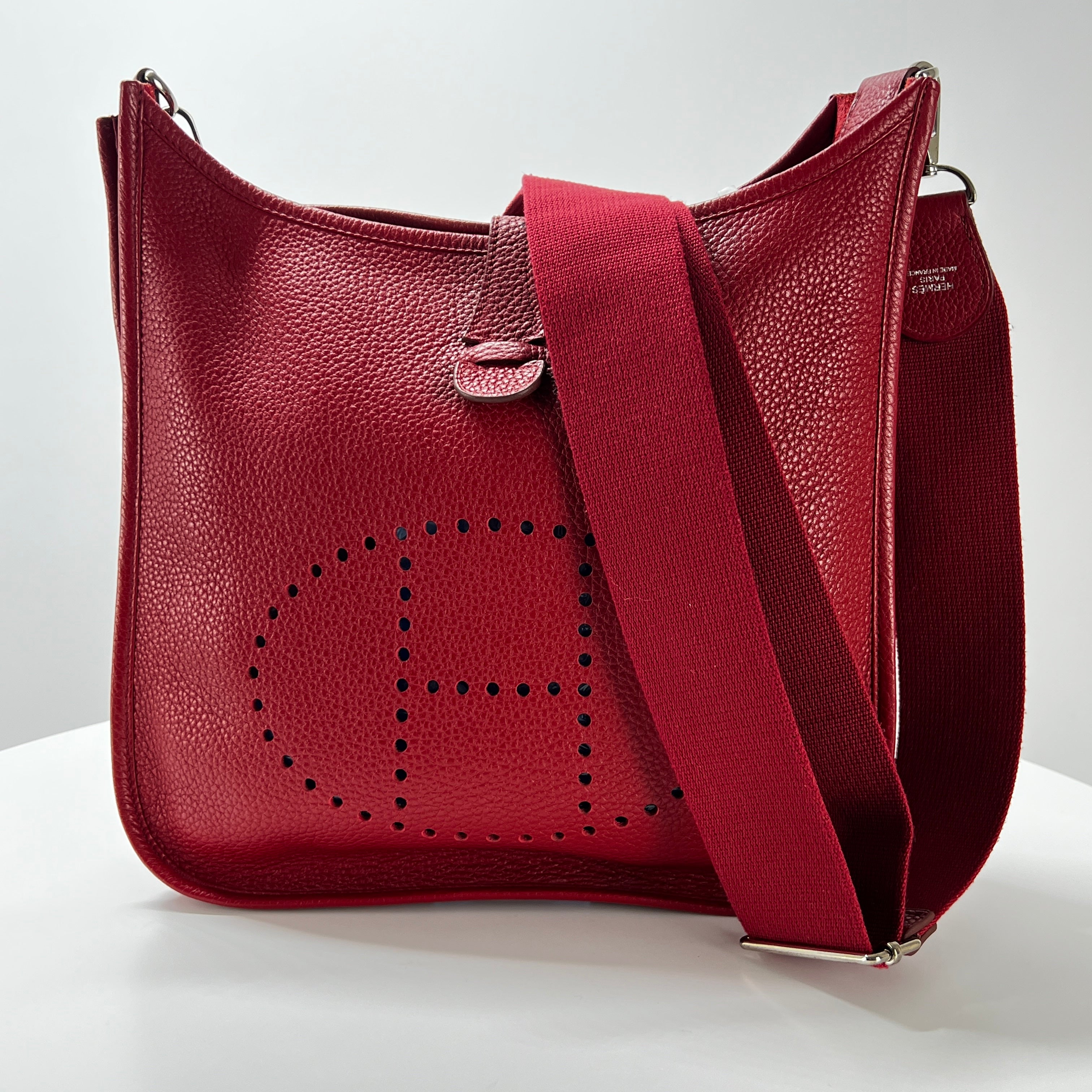 Sac à main HERMÈS Evelyne lll cuir rouge