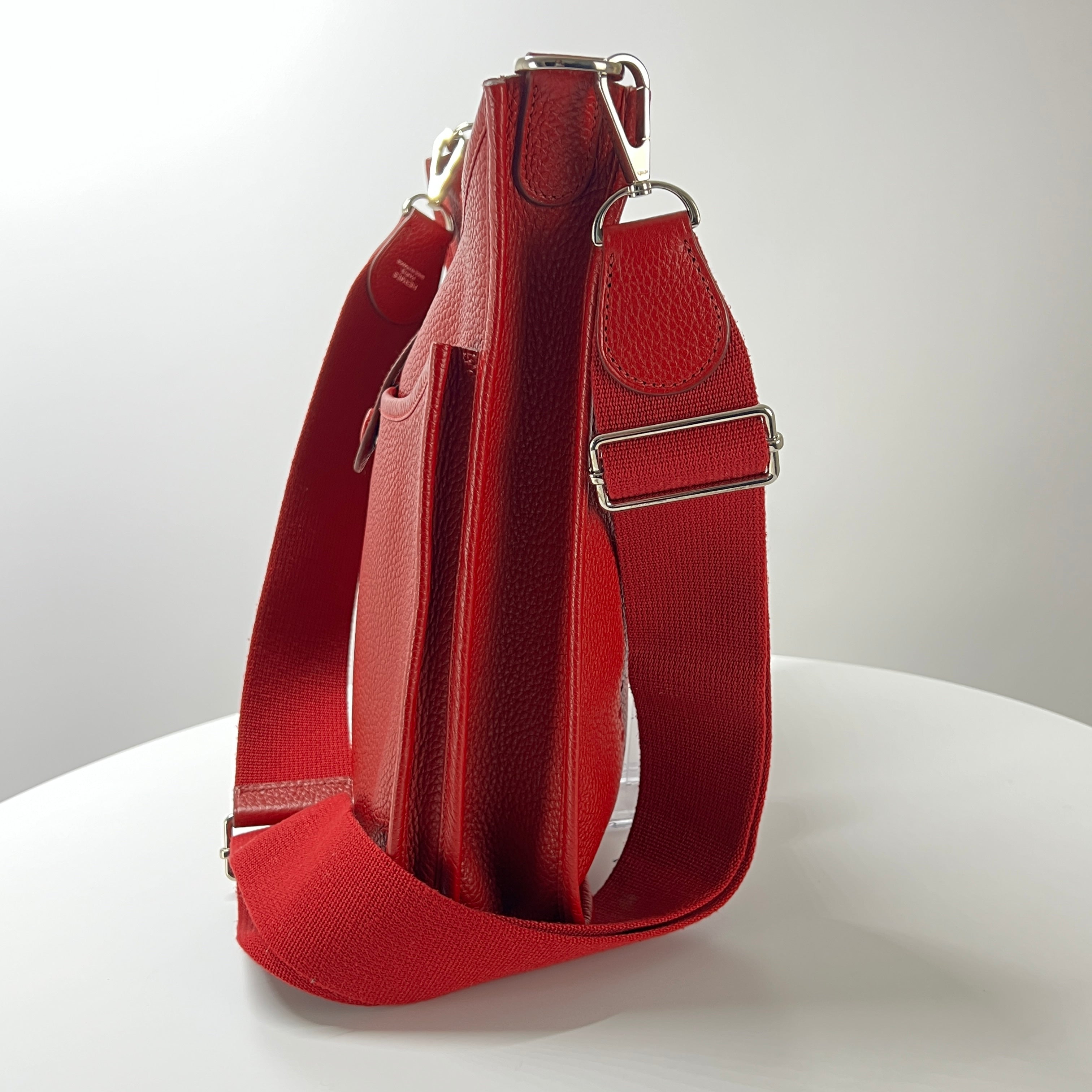 Sac à main HERMÈS Evelyne lll cuir rouge