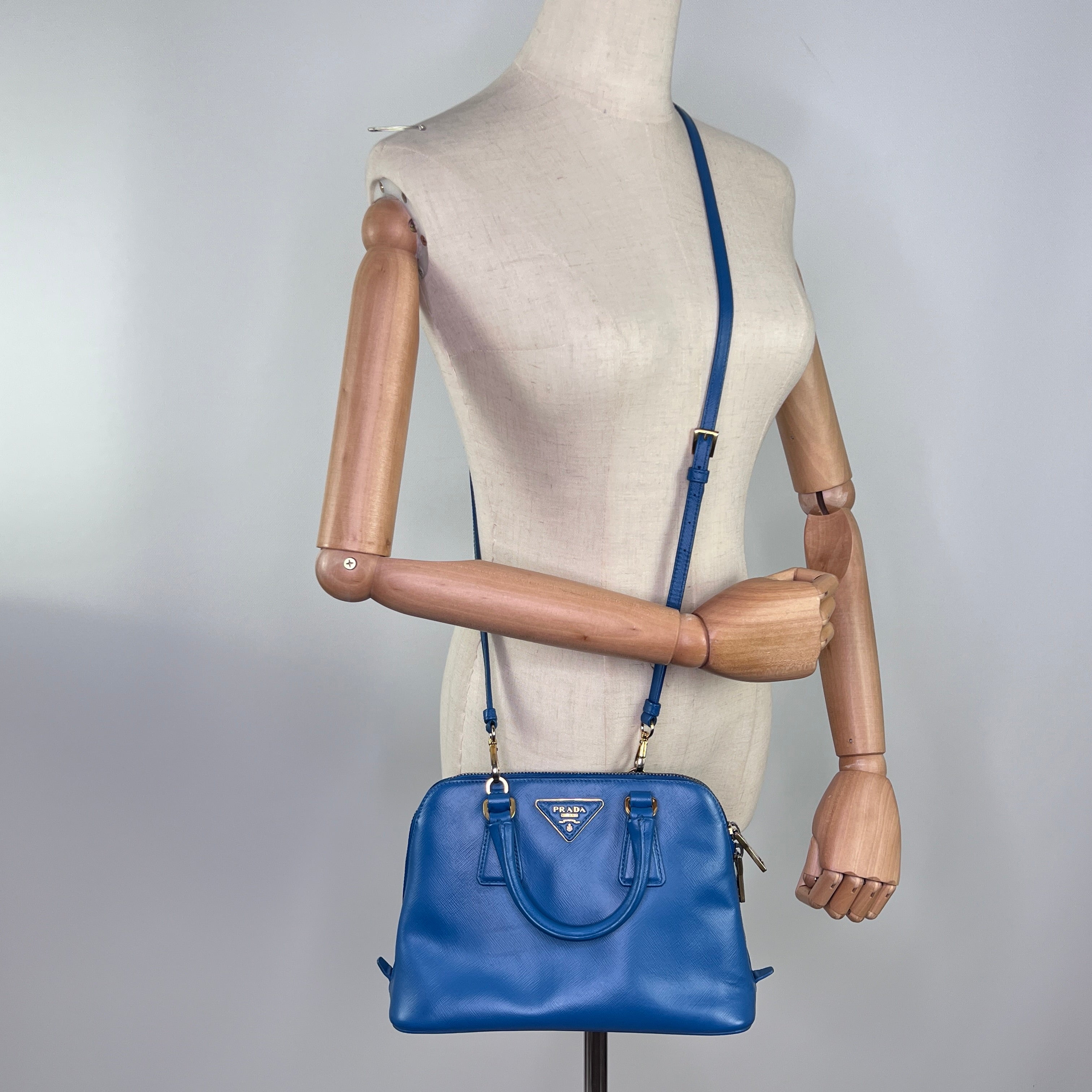 Sac à main PRADA Saffiano cuir bleu