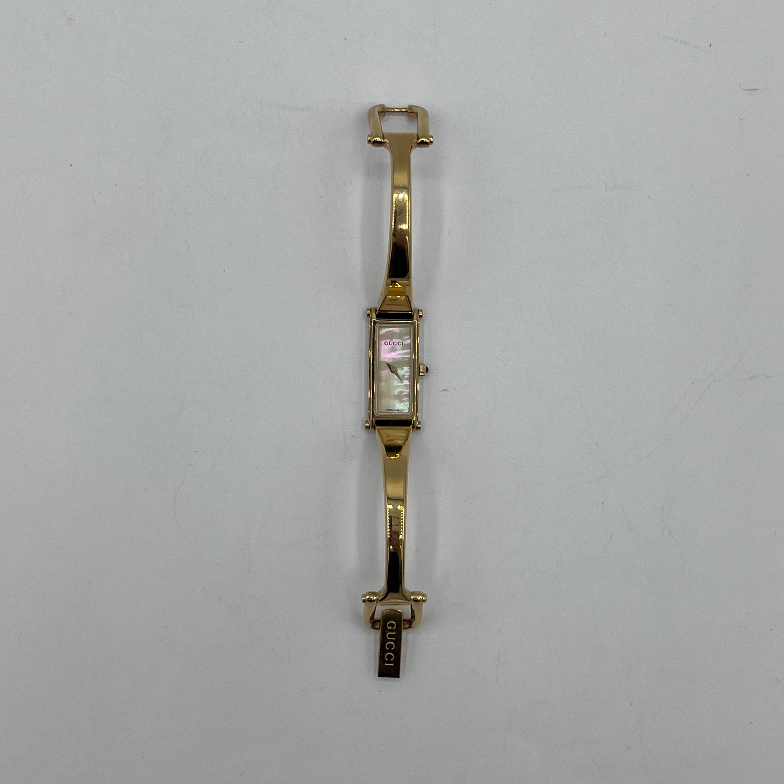 Montre GUCCI 1500 L plaqué or Doré