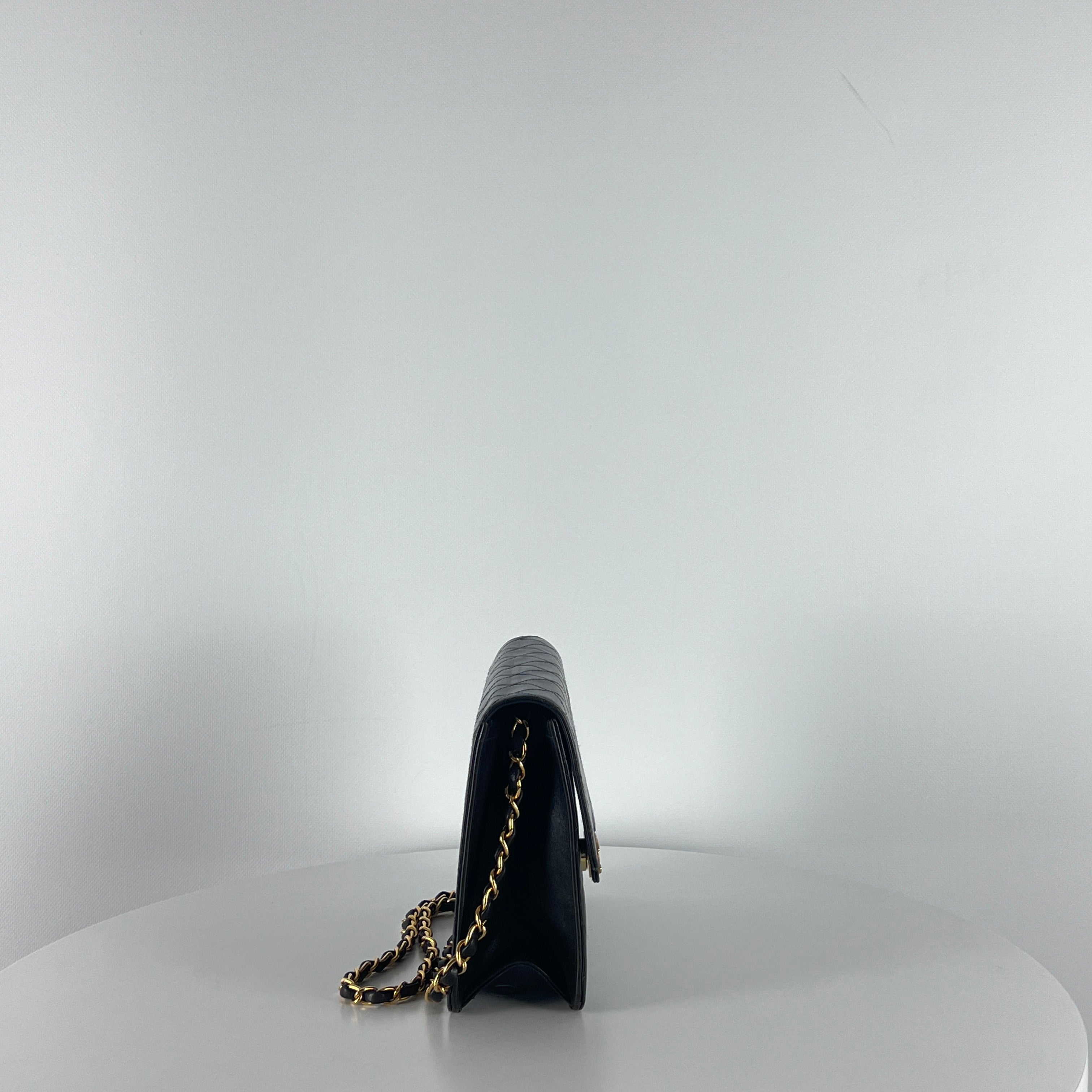Sac à main CHANEL Single Flap cuir noir