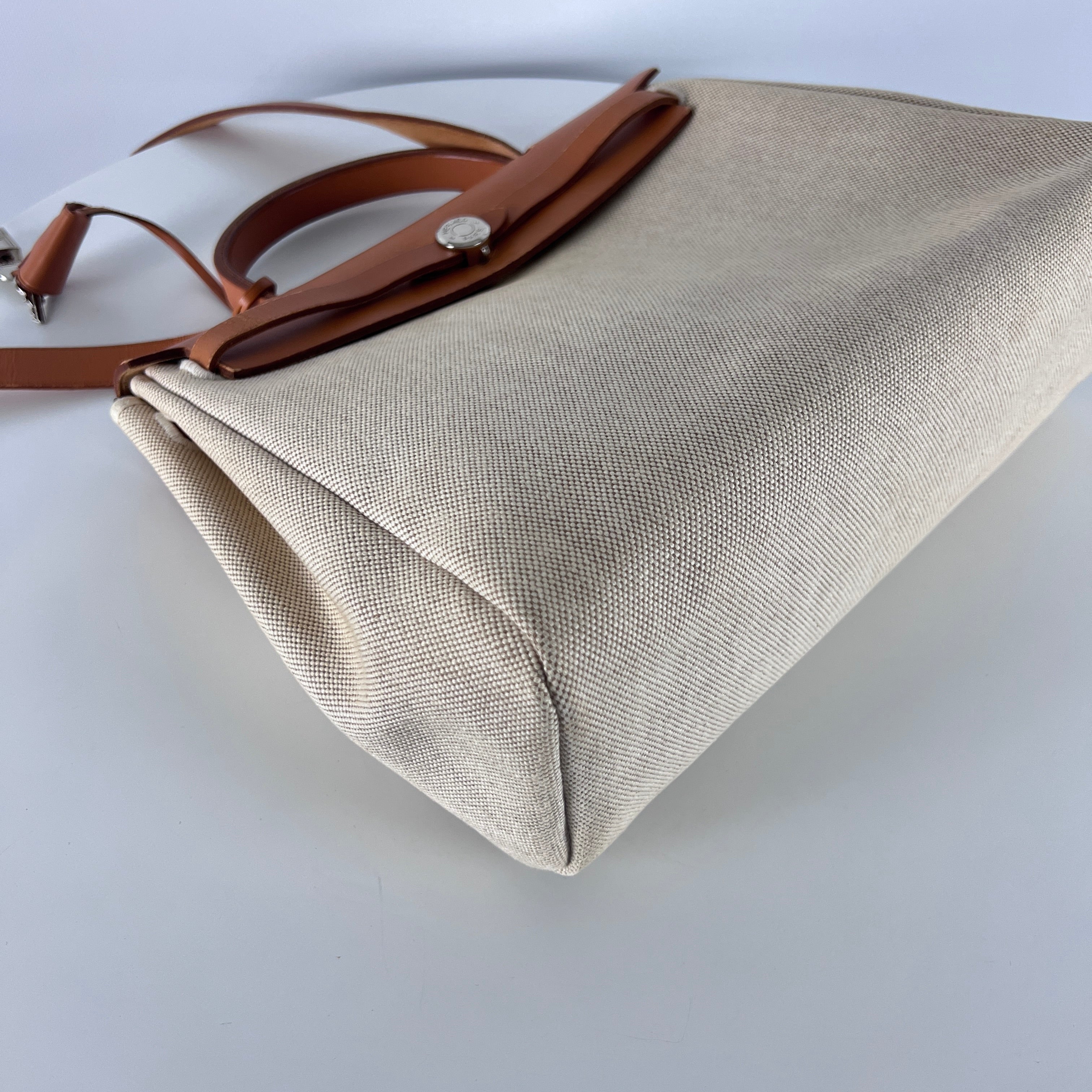 Sac à main HERMES Herbag toile et cuir marron