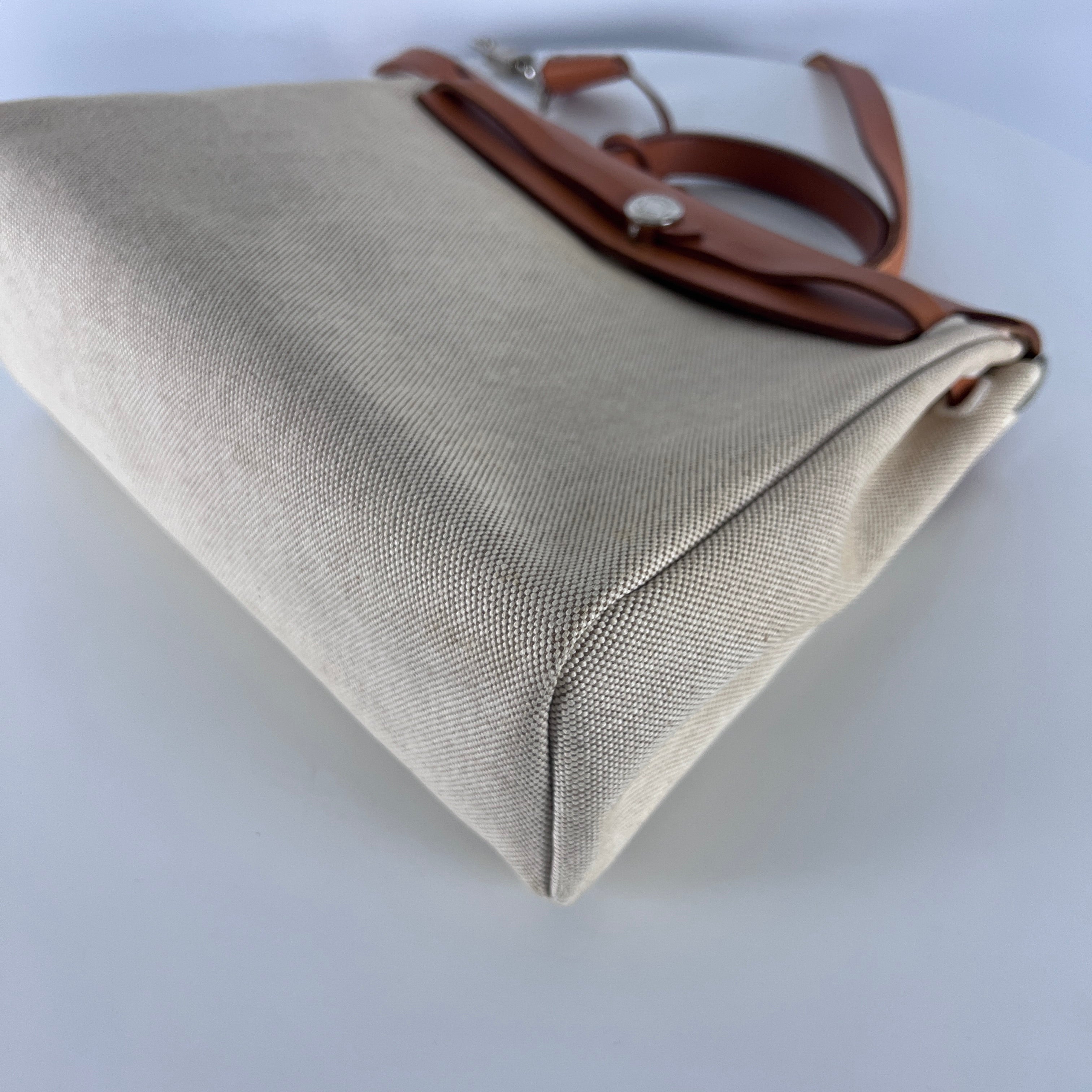 Sac à main HERMES Herbag toile et cuir marron