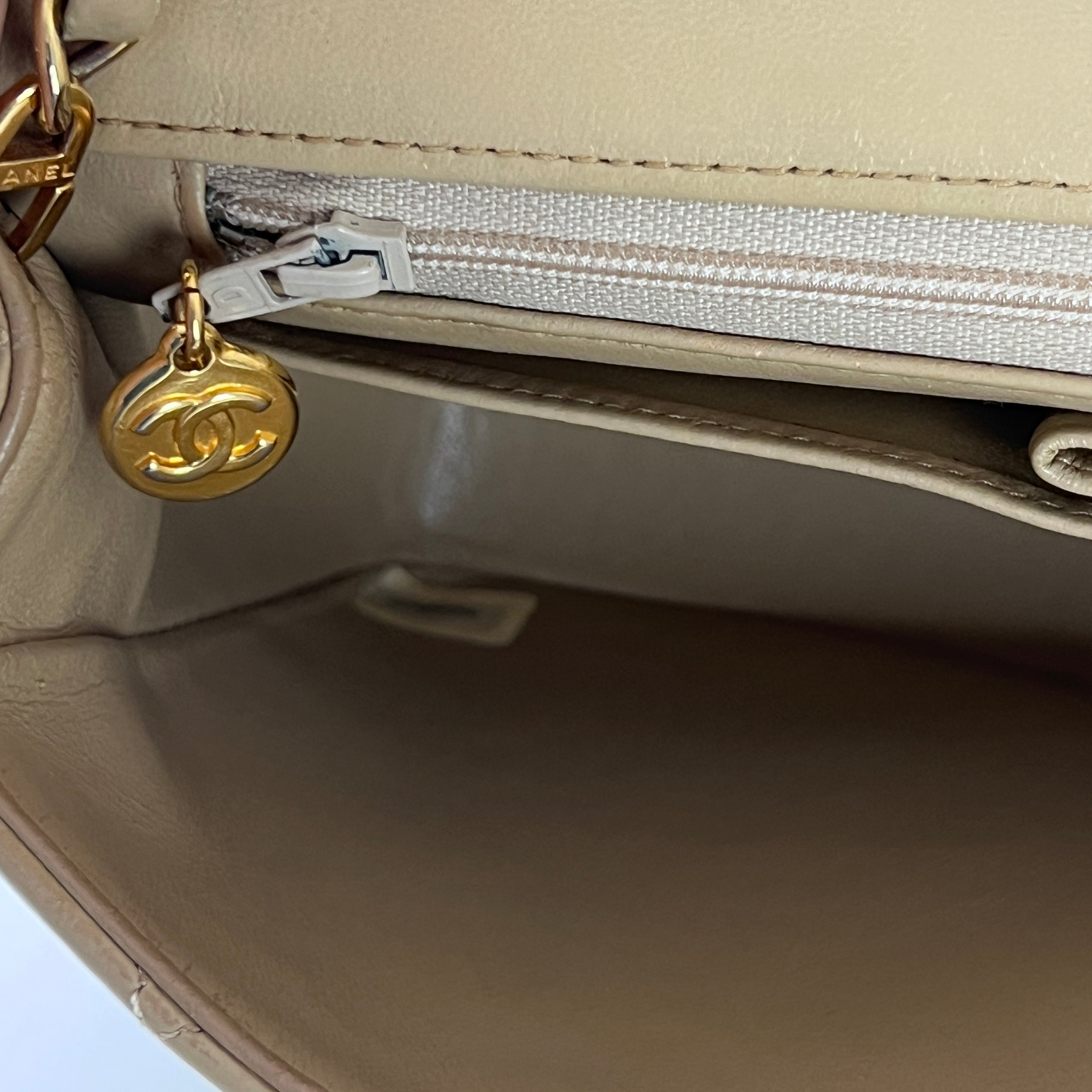 Sac à main CHANEL Timeless Classique Small cuir beige