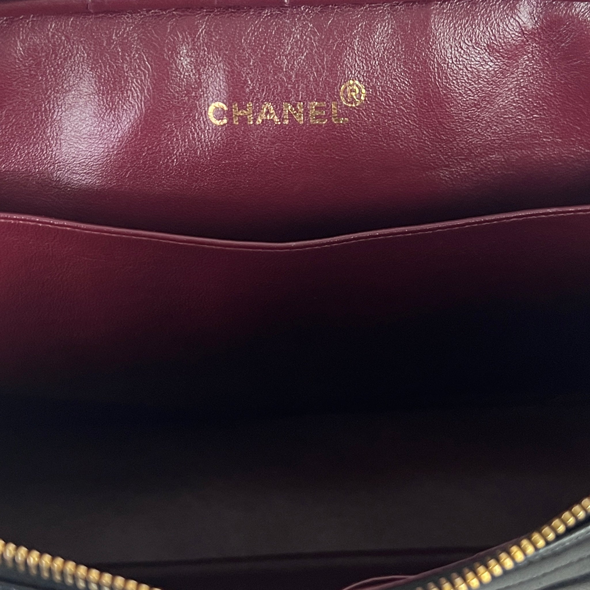 Sac à main CHANEL Shopping cuir noir
