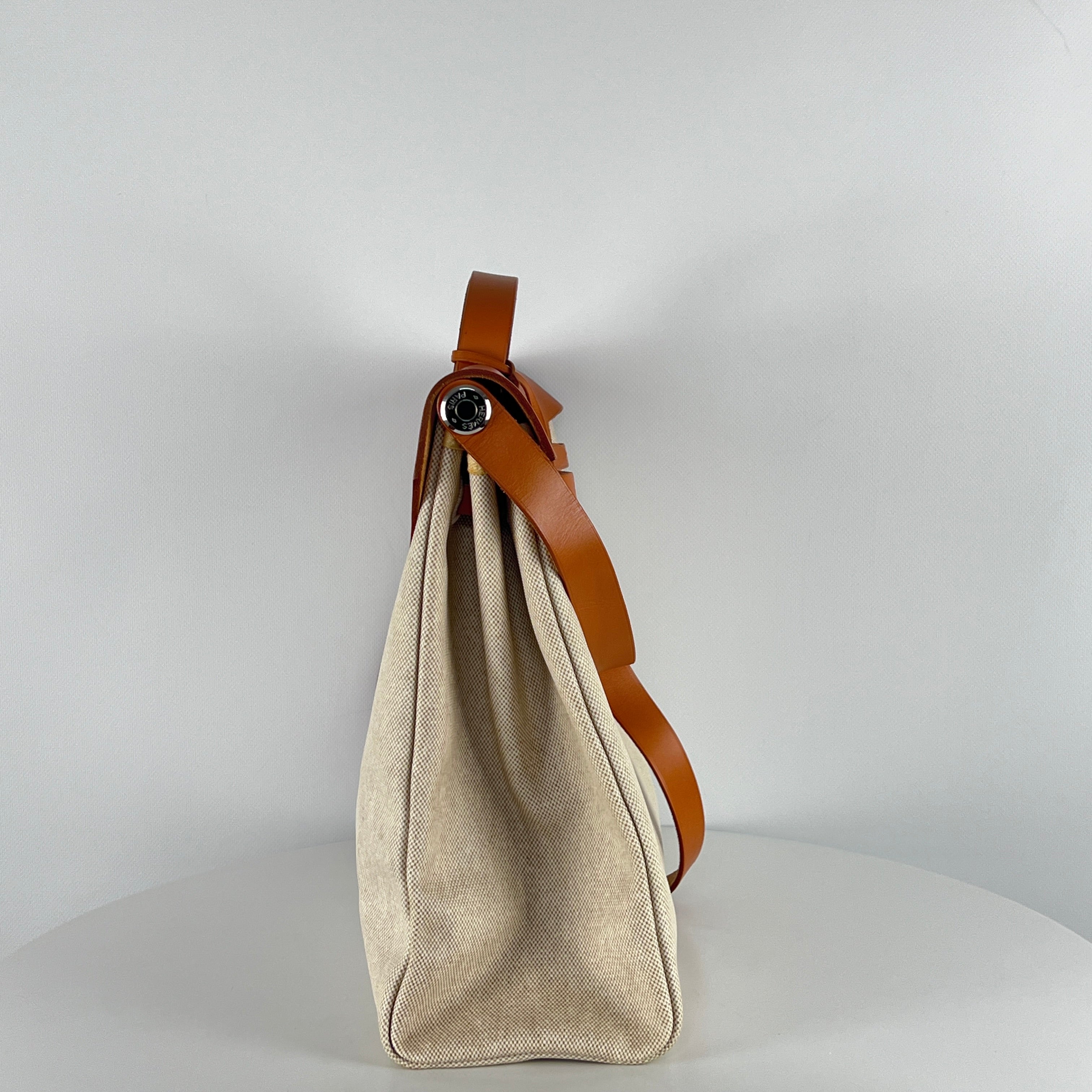 Sac à main HERMES Herbag toile et cuir marron