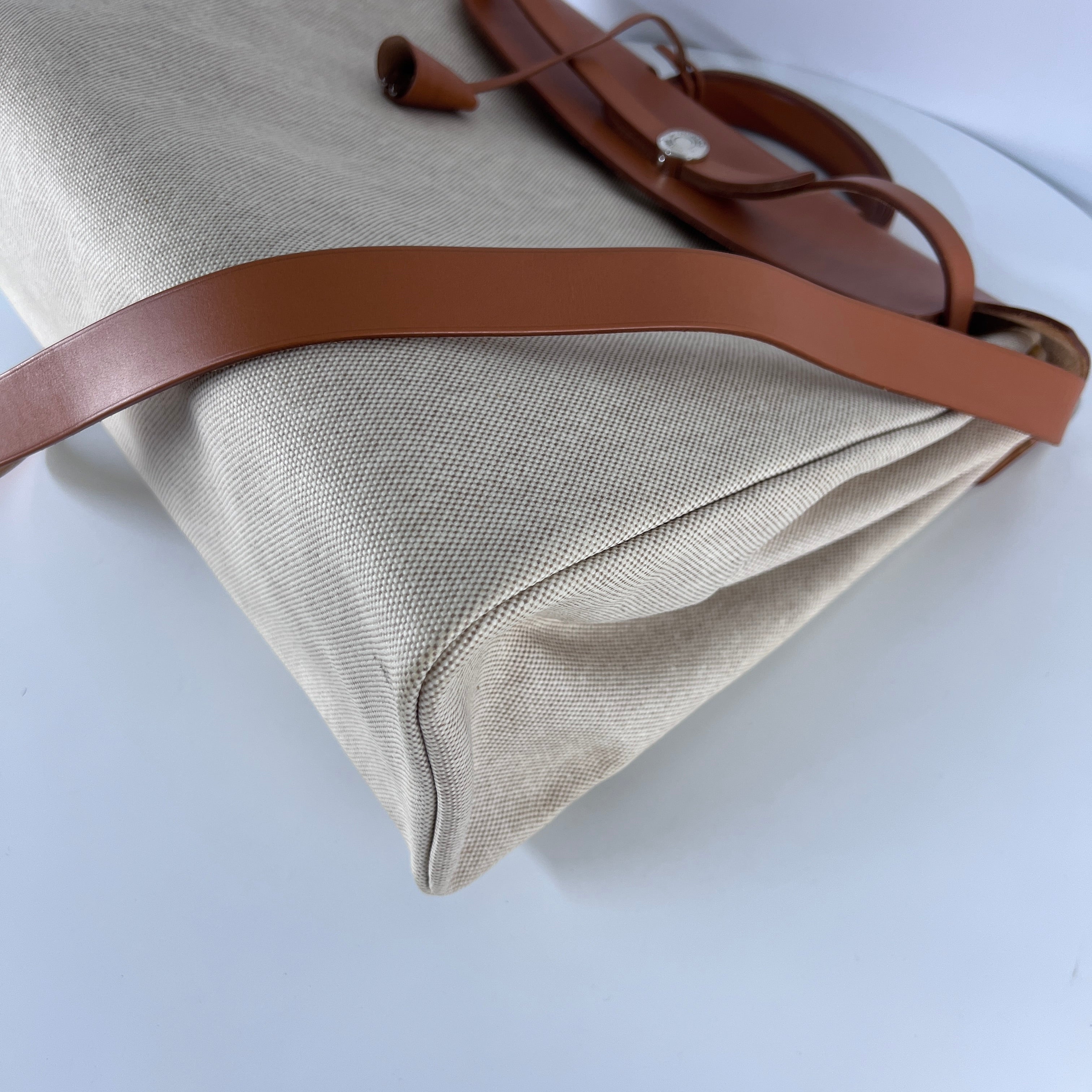Sac à main HERMES Herbag toile et cuir marron