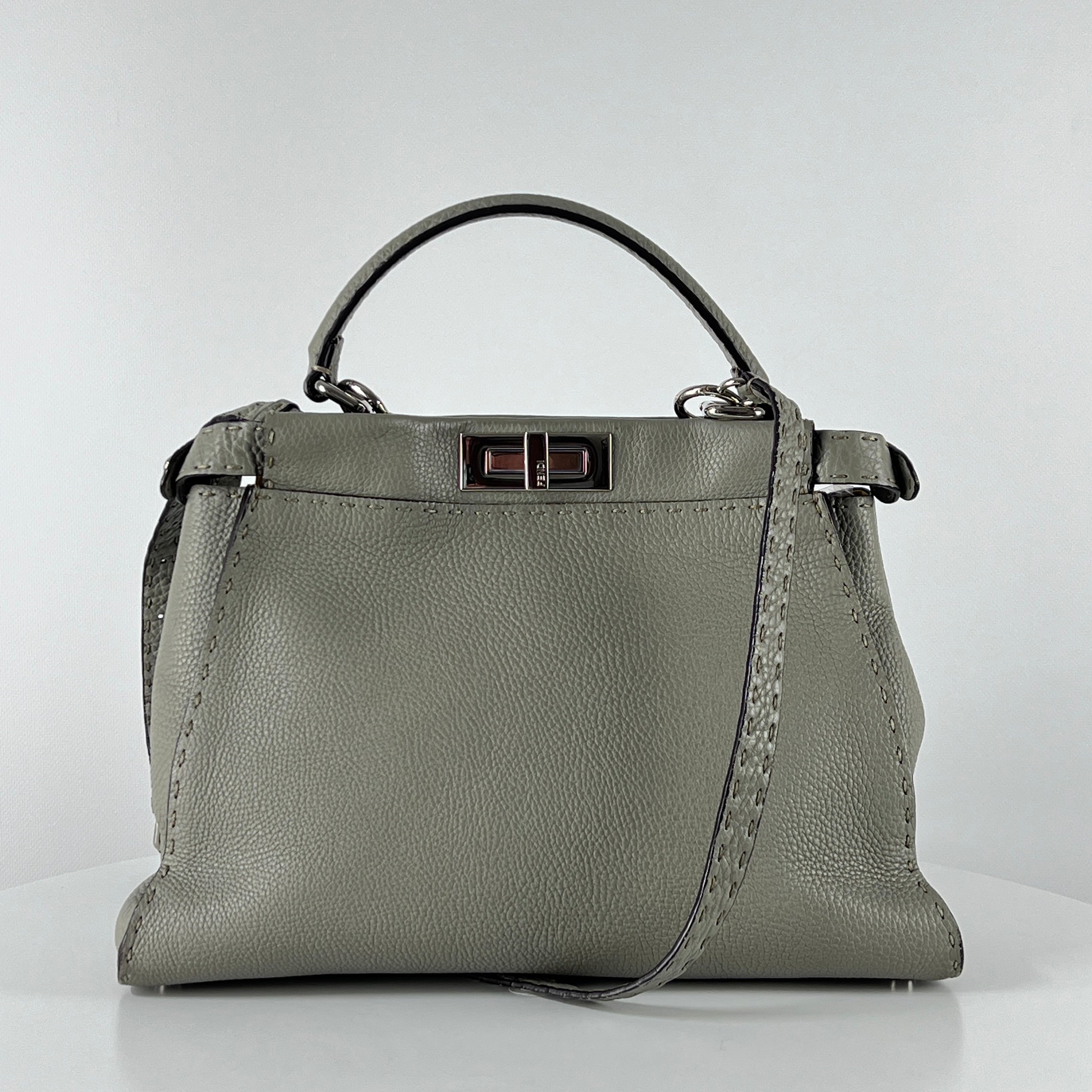 Sac à main FENDI Peekaboo cuir gris