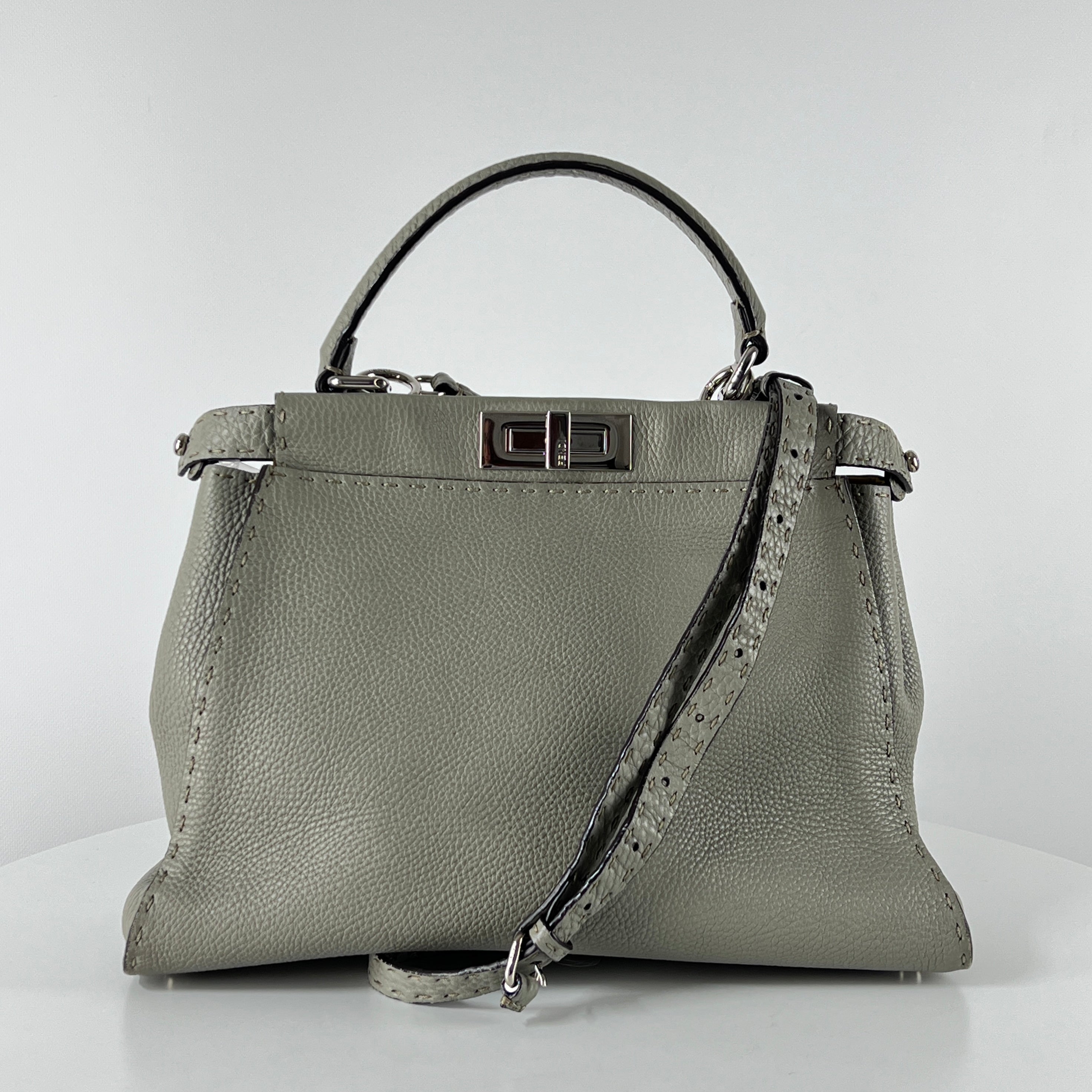Sac à main FENDI Peekaboo cuir gris