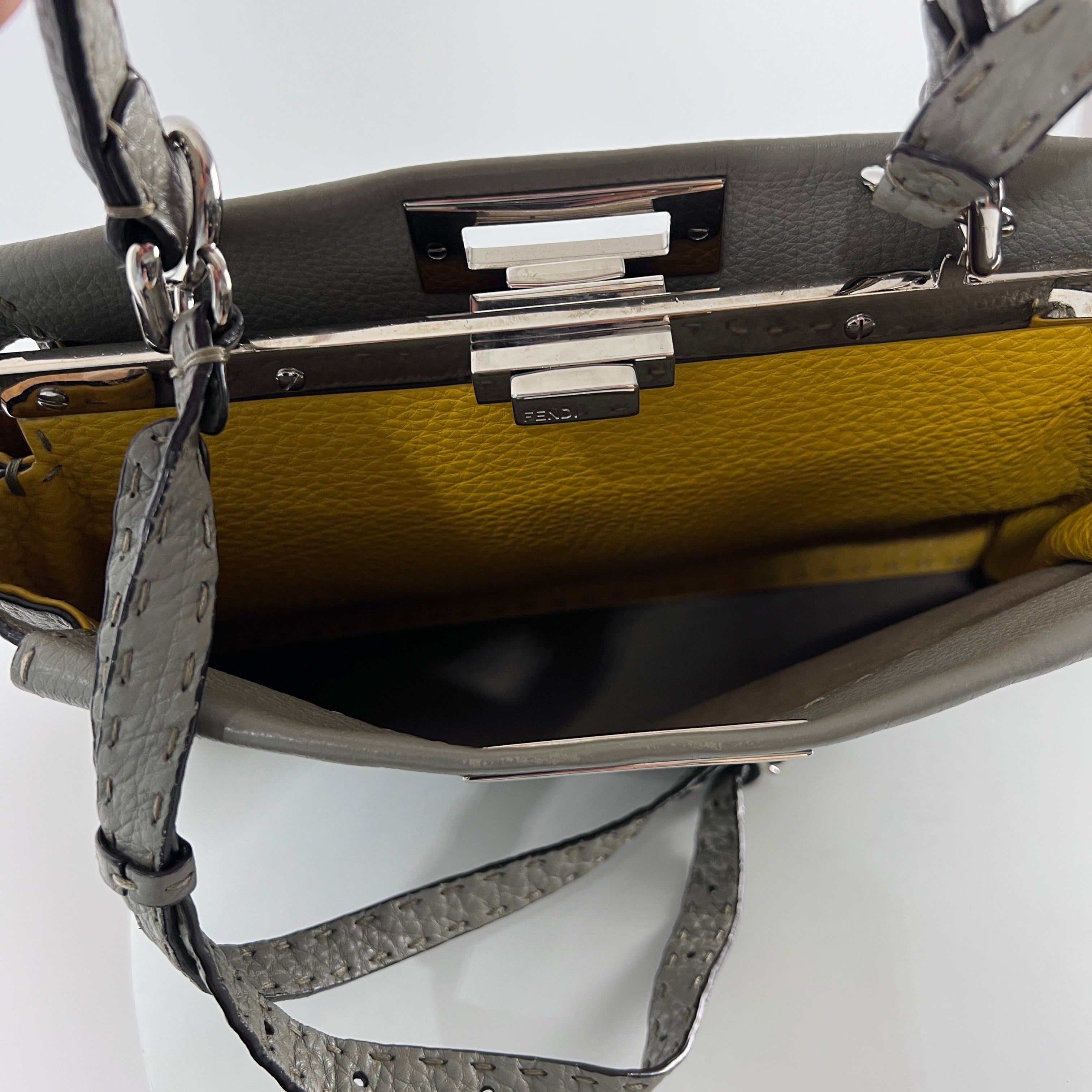 Sac à main FENDI Peekaboo cuir gris