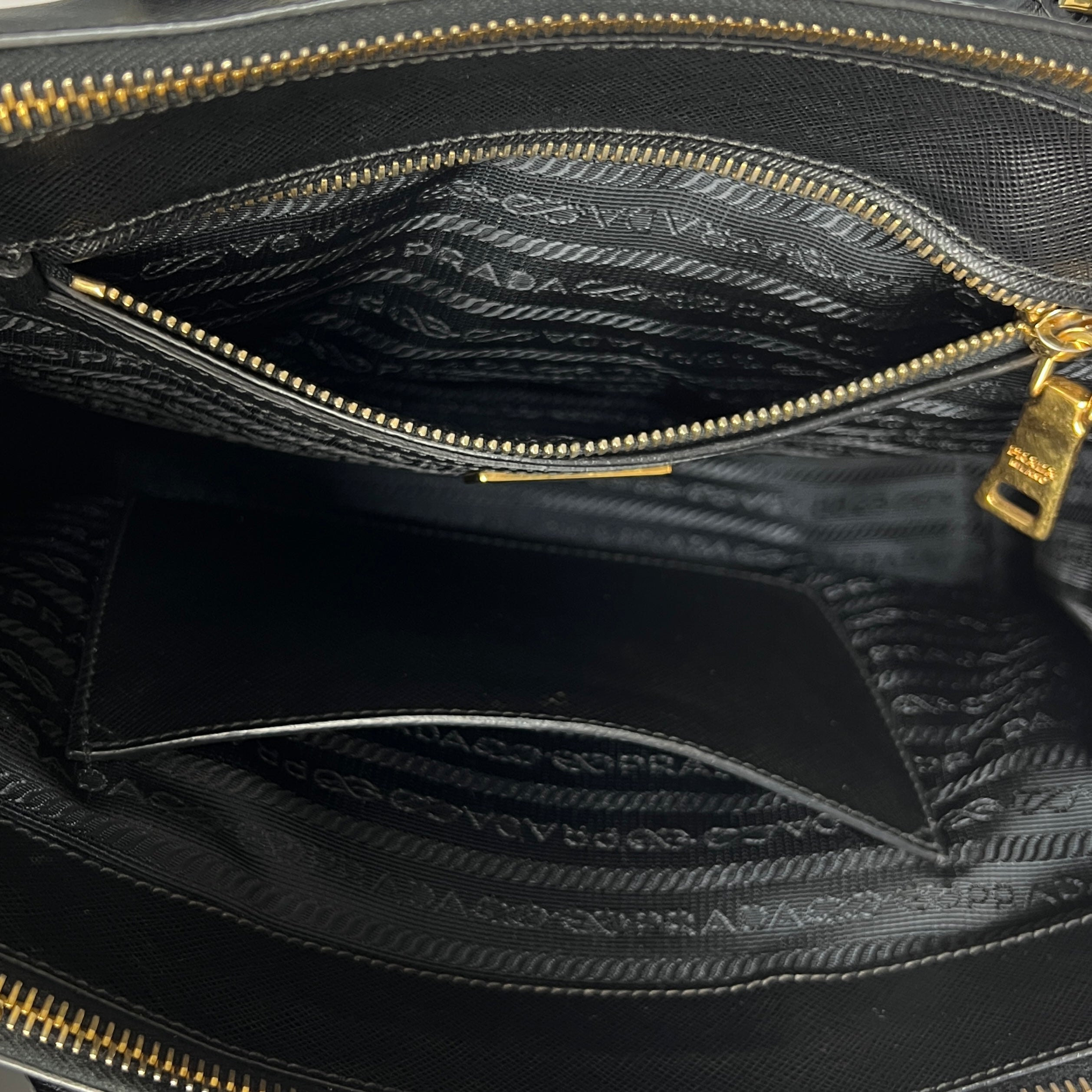 Sac à main PRADA Galleria cuir noir