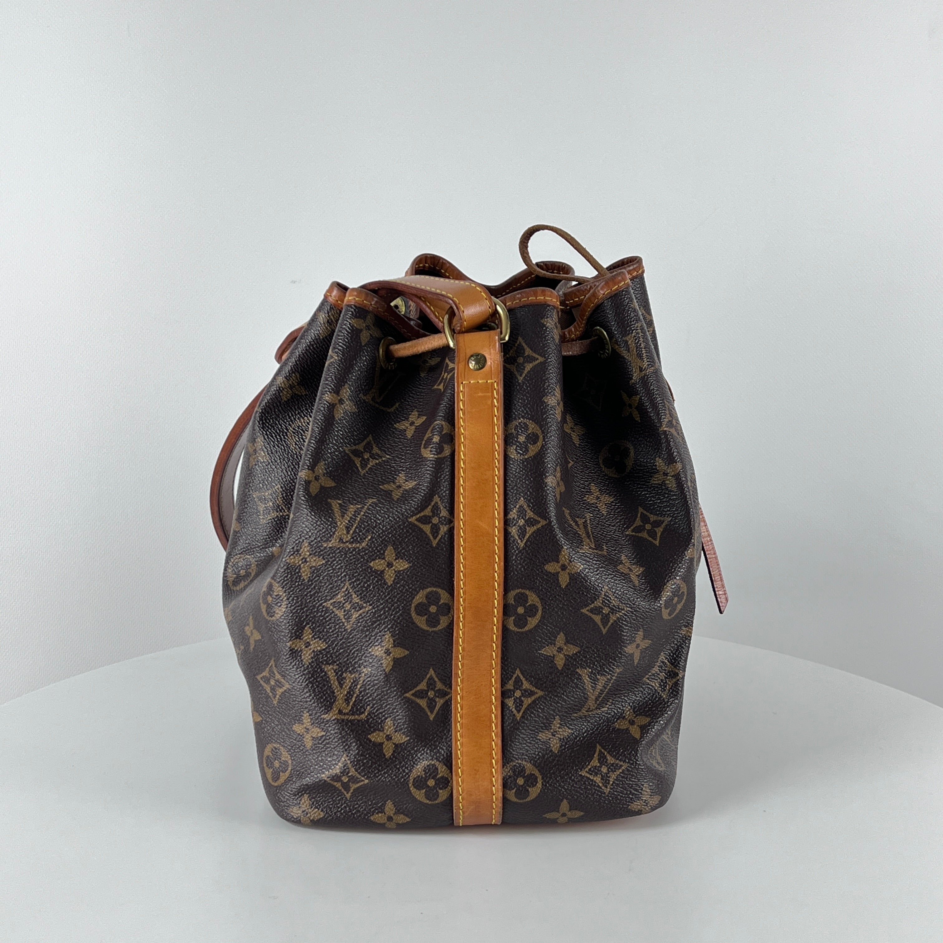 Sac à main LOUIS VUITTON Noé toile et cuir marron