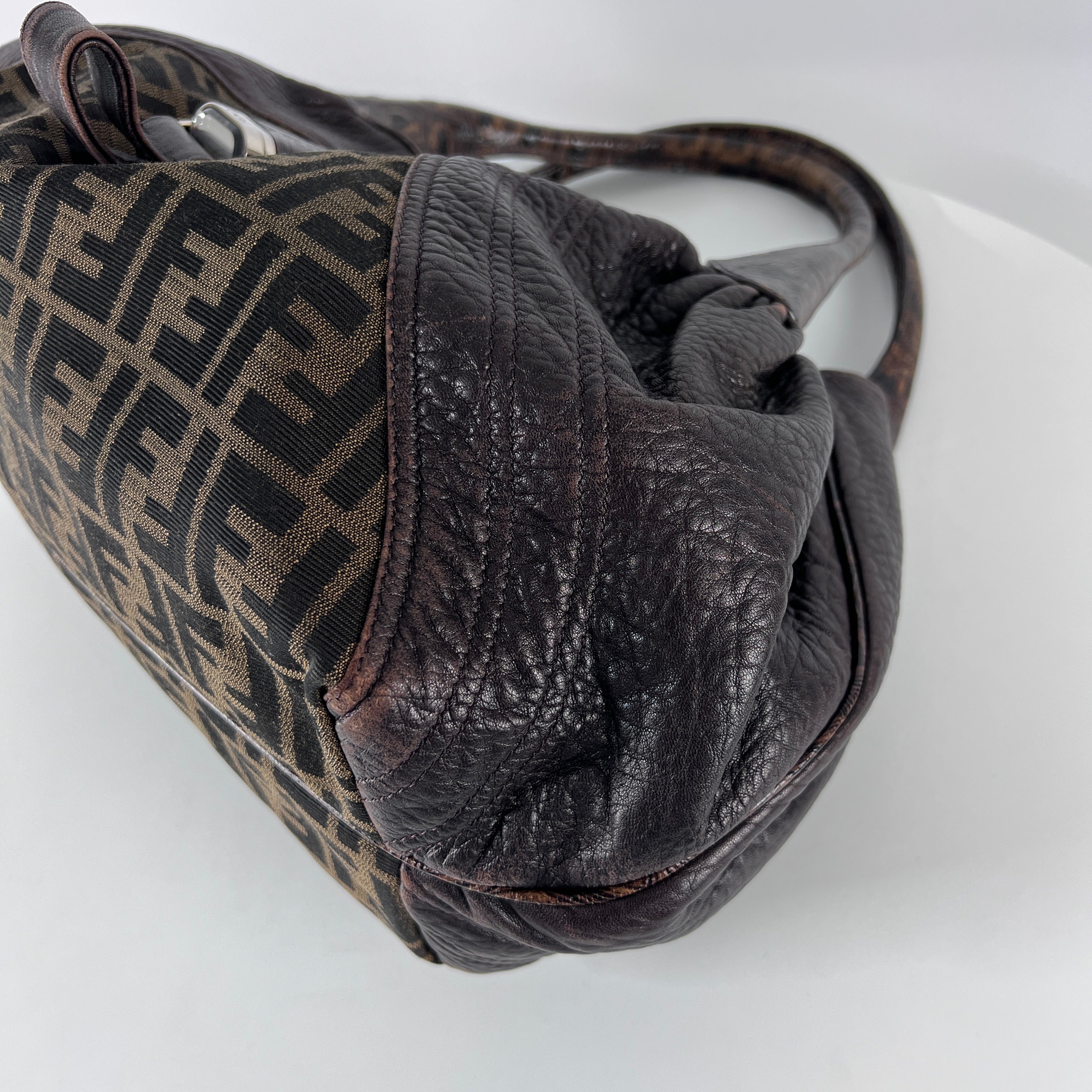 Sac à main FENDI Zucca Spy toile et cuir marron
