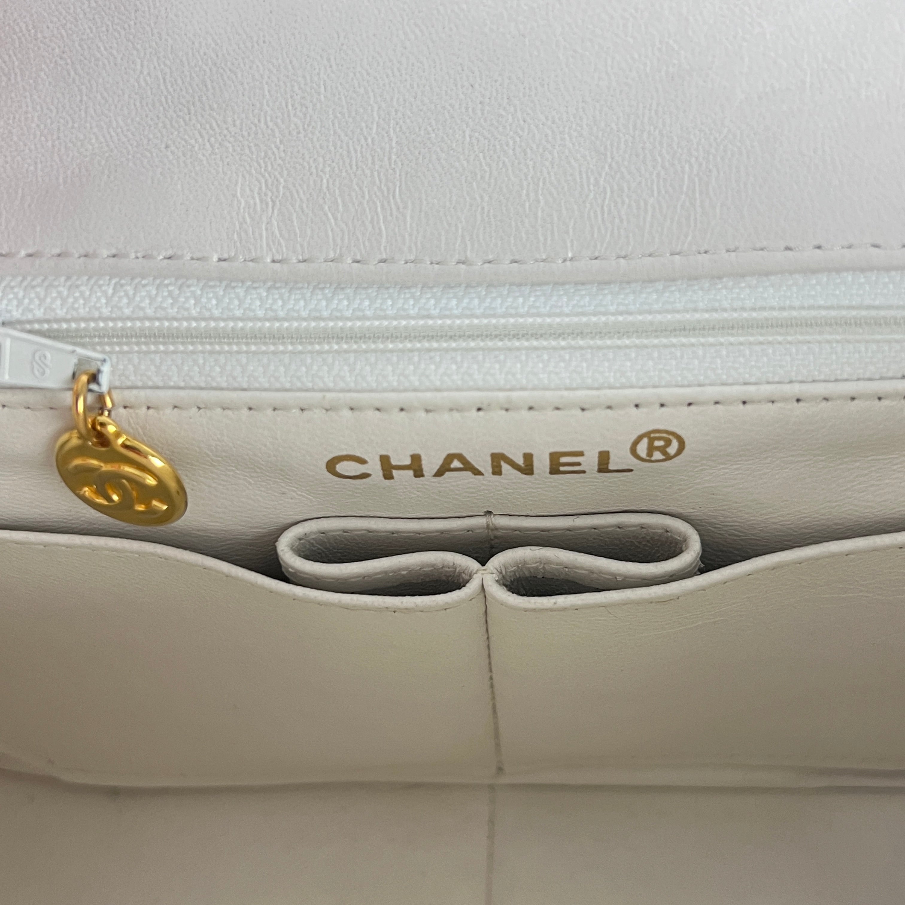 Sac à main CHANEL Timeless Classique Small cuir blanc