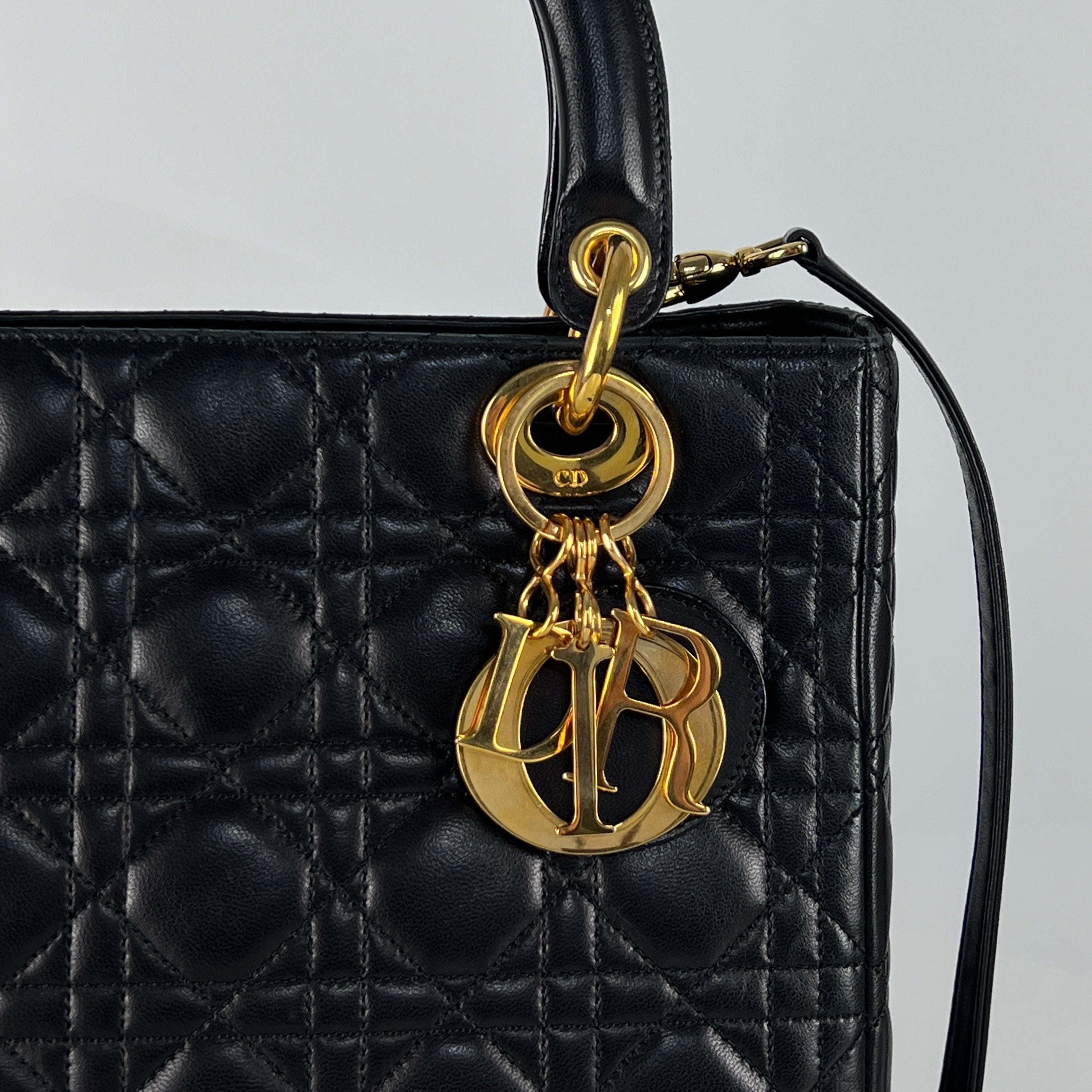 Sac à main DIOR Lady Dior cuir noir