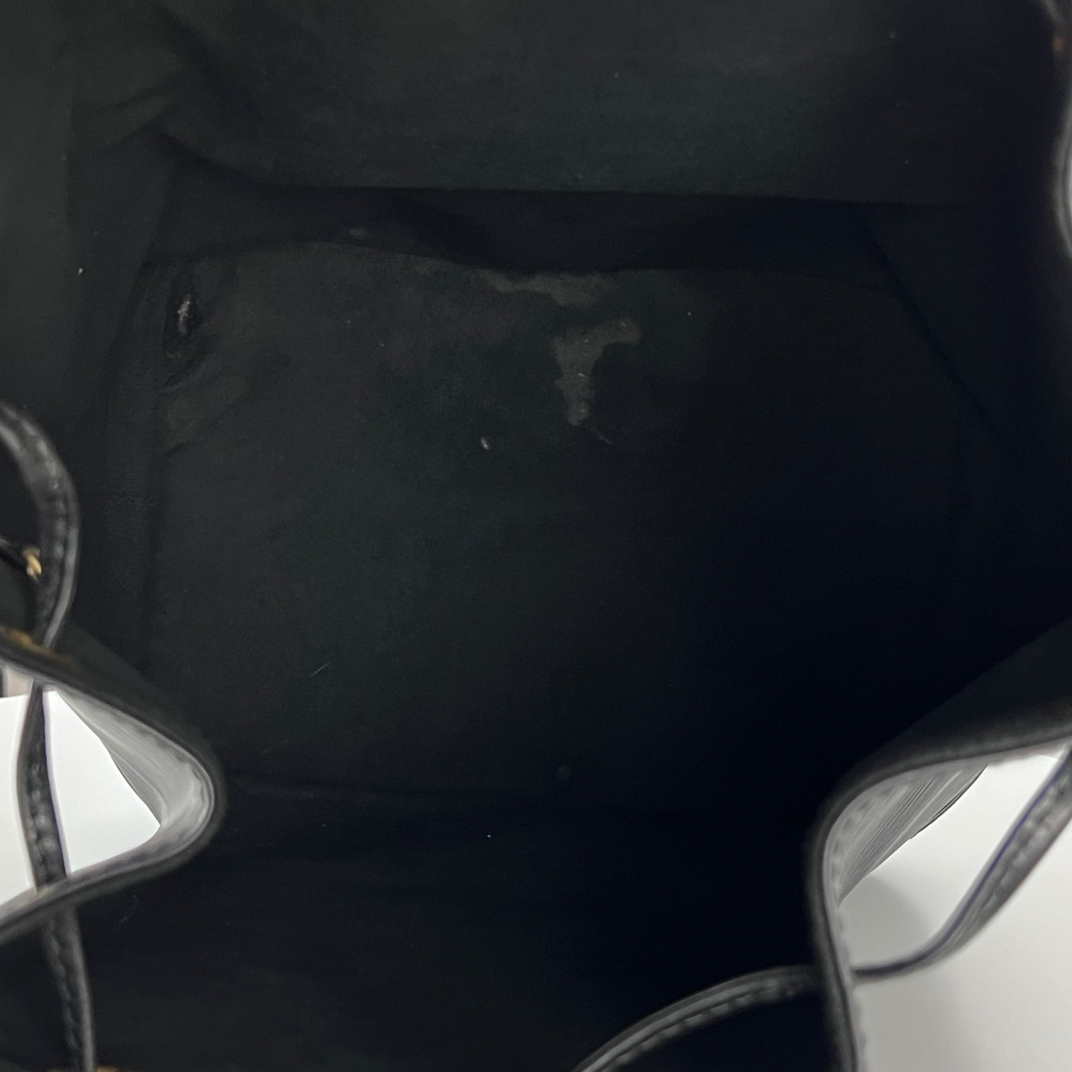 Sac à main LOUIS VUITTON Noé cuir noir