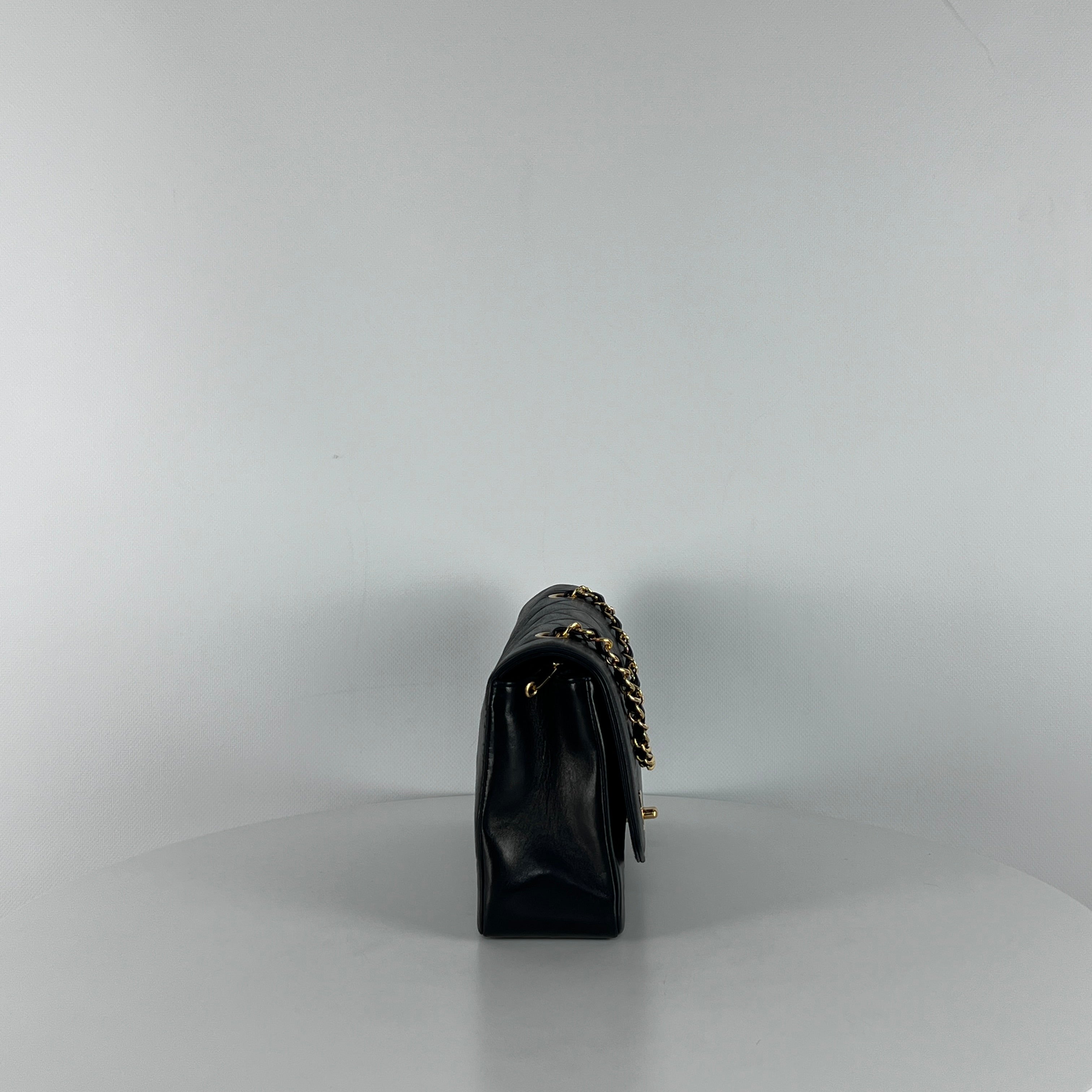 Sac à main CHANEL Diana cuir noir
