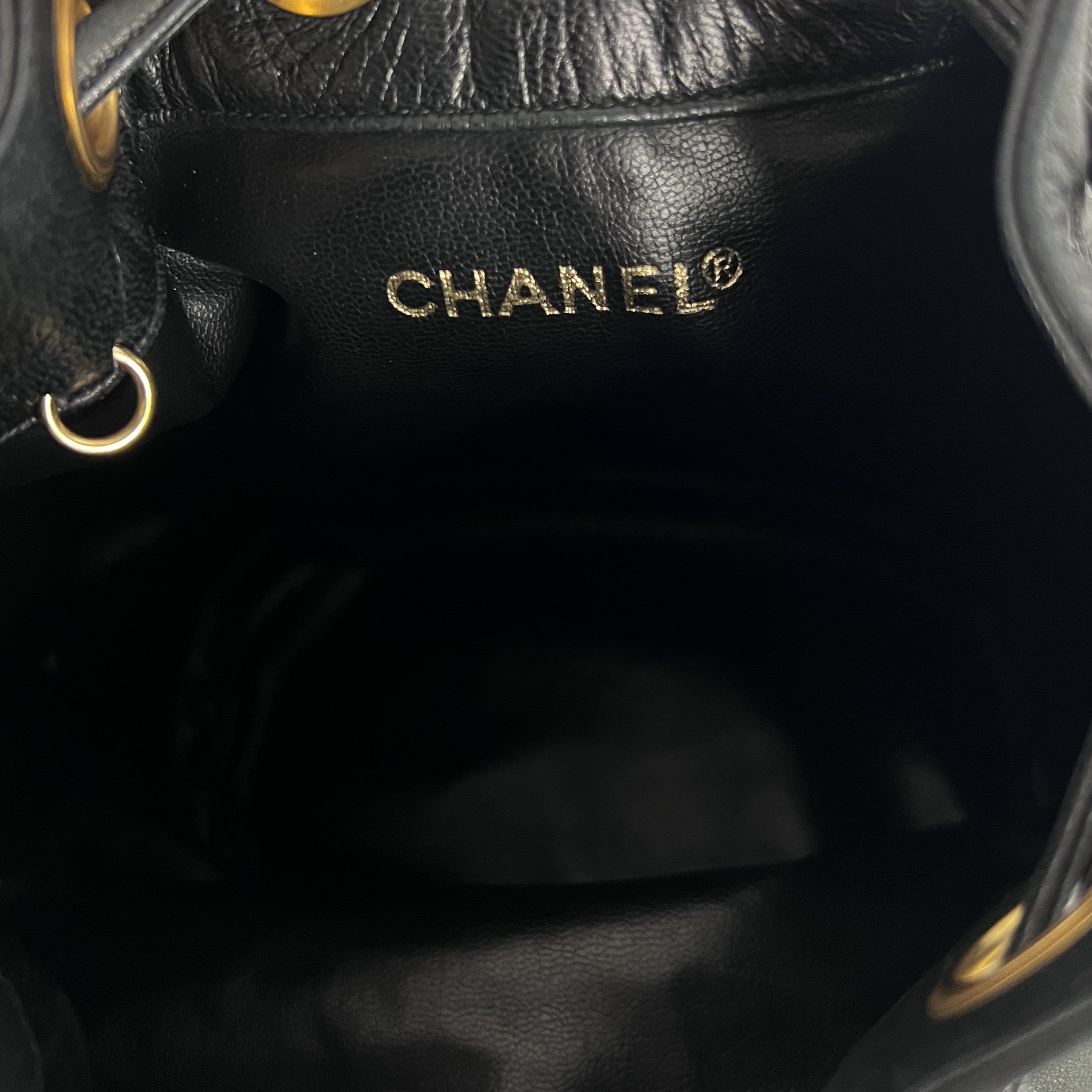 Sac à main CHANEL Seau cuir noir