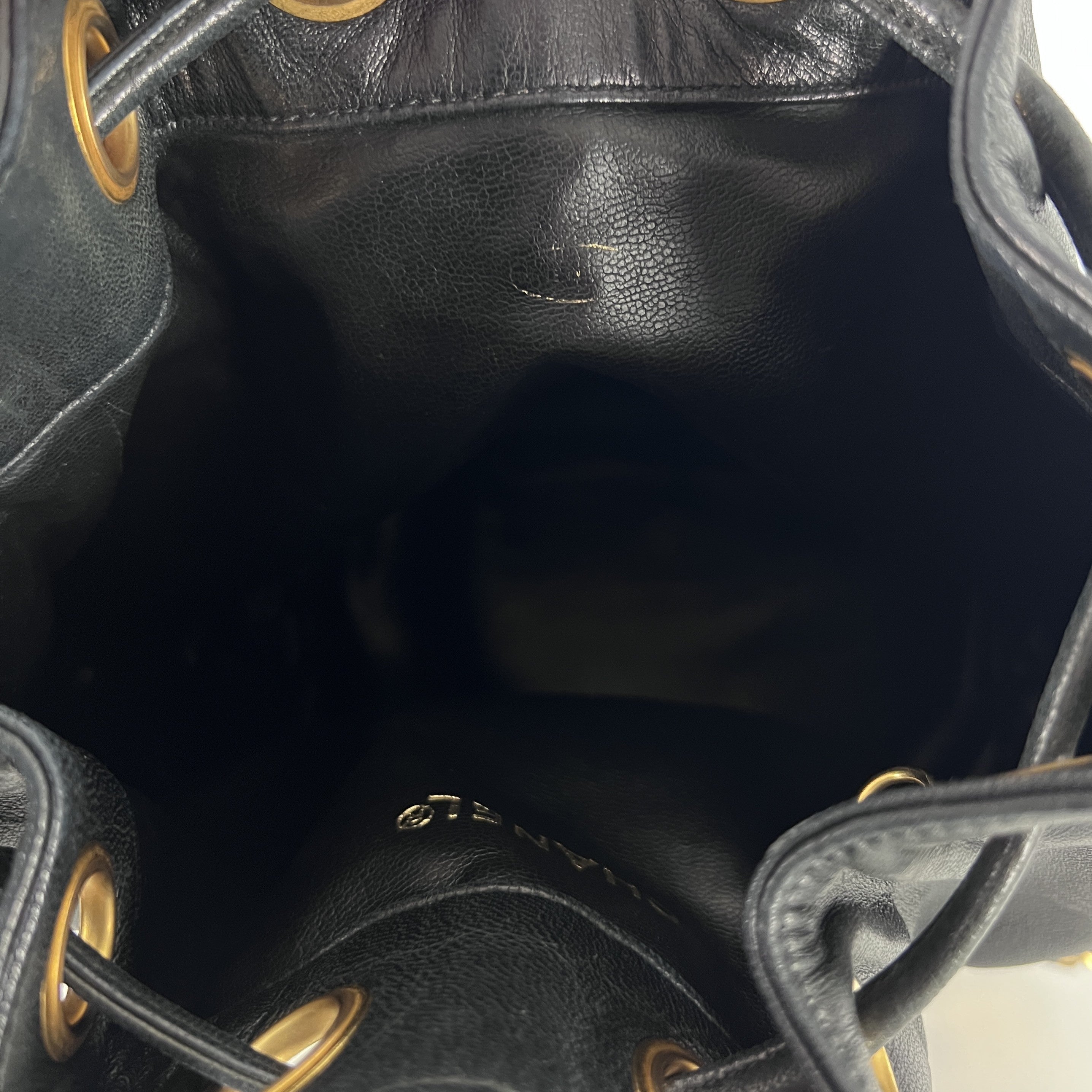Sac à main CHANEL Seau cuir noir
