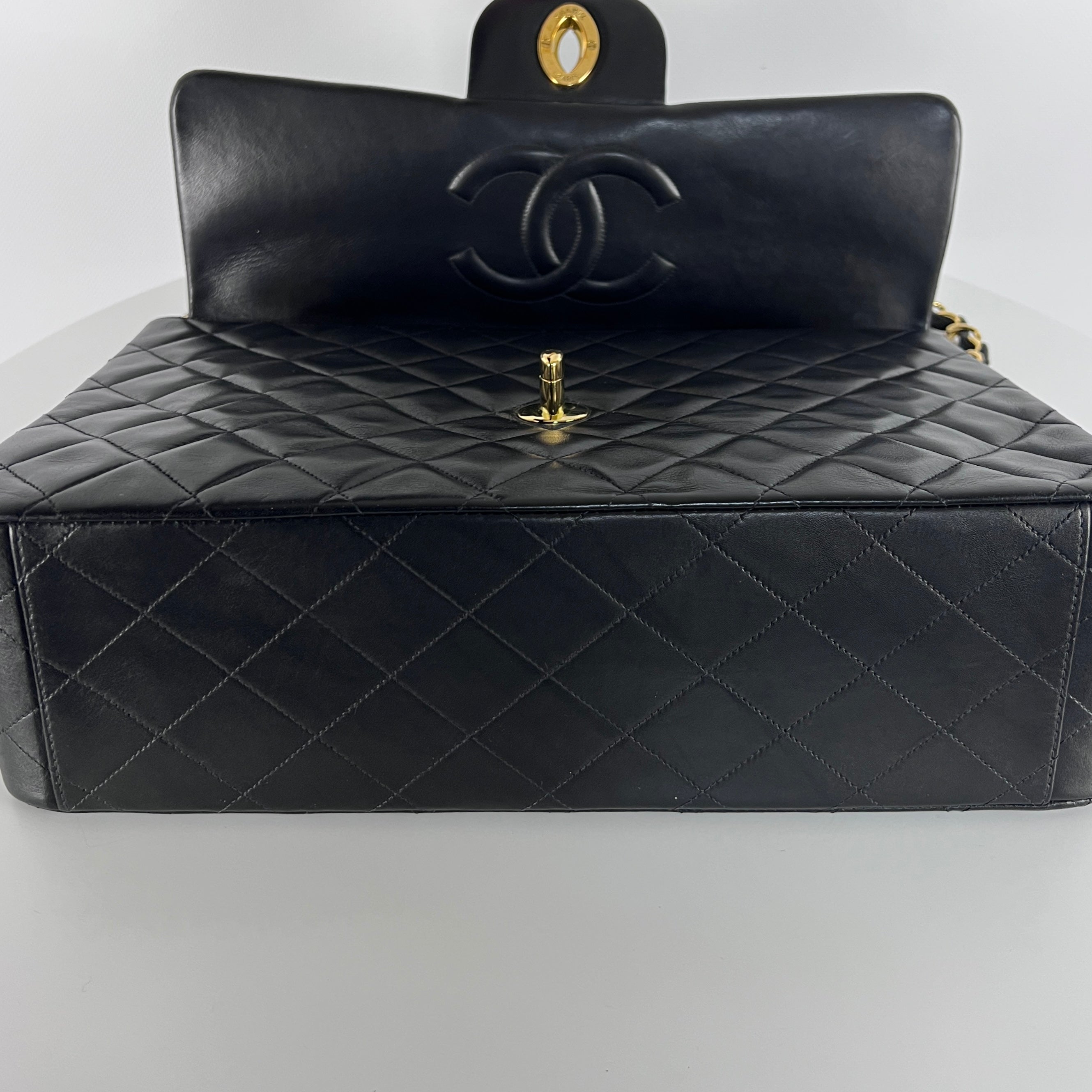 Sac à main CHANEL Timeless Classique Maxi cuir noir