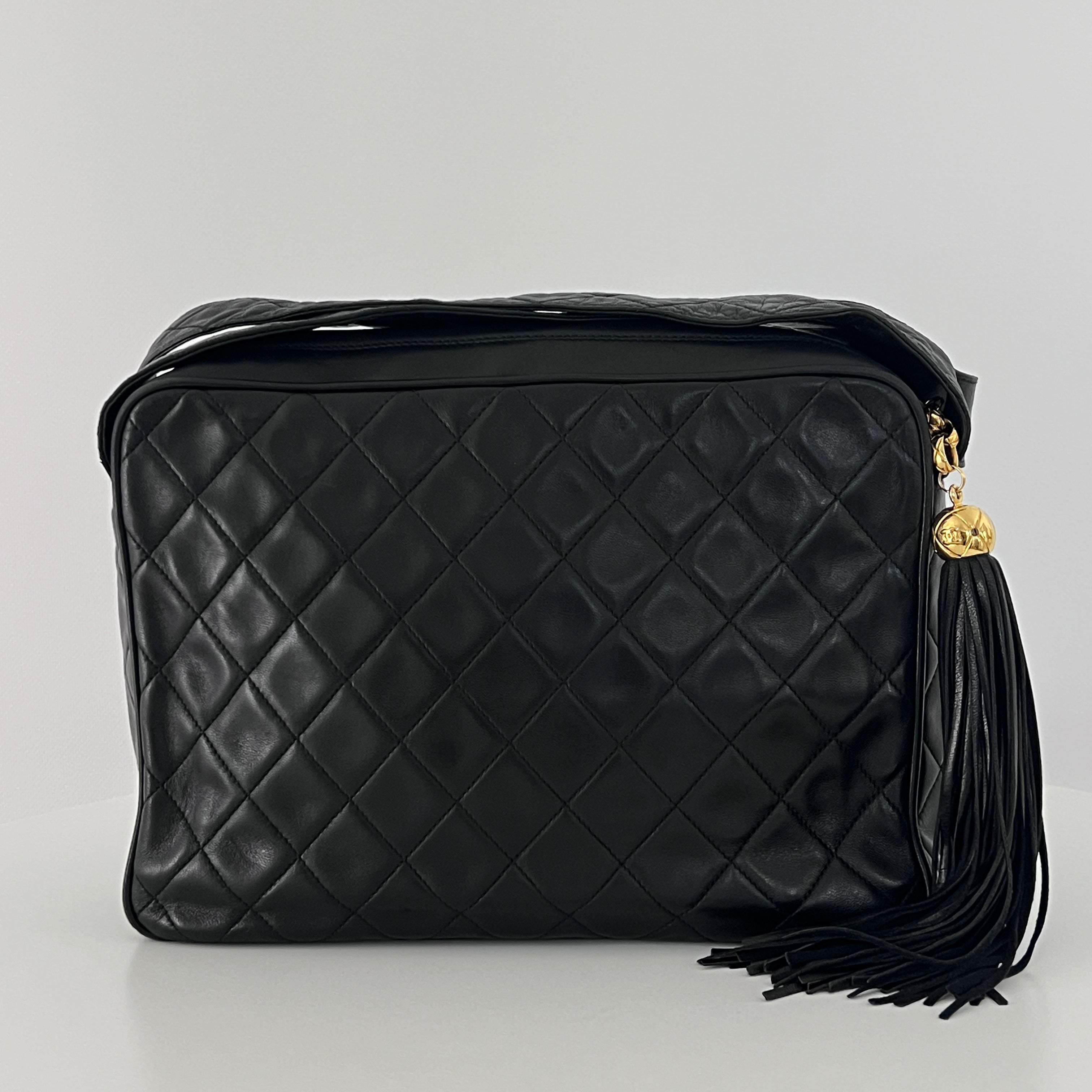 Sac à bandoulière CHANEL Camera Bag cuir d'agneau noir