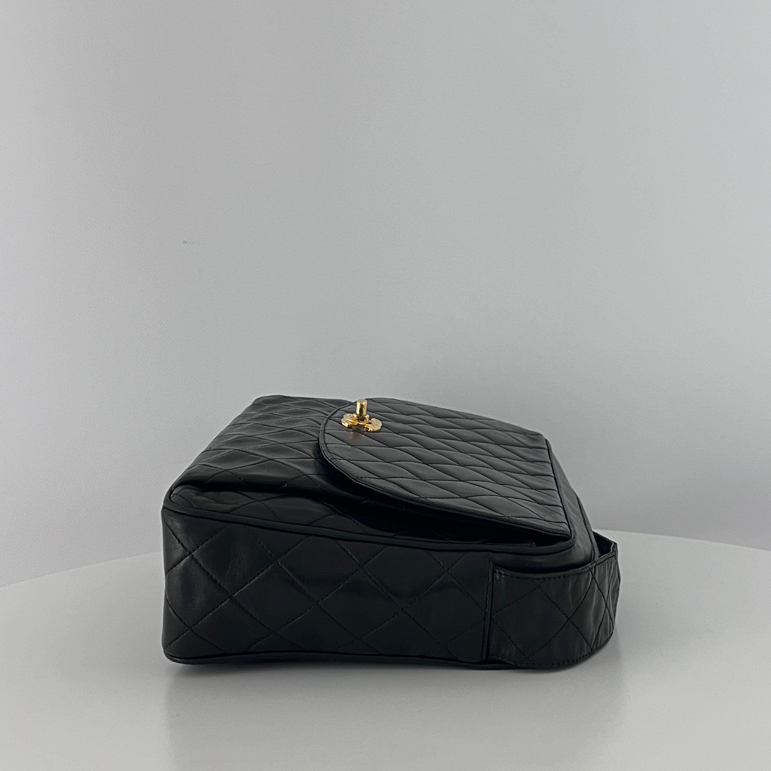 Sac à bandoulière CHANEL Camera Bag cuir d'agneau noir