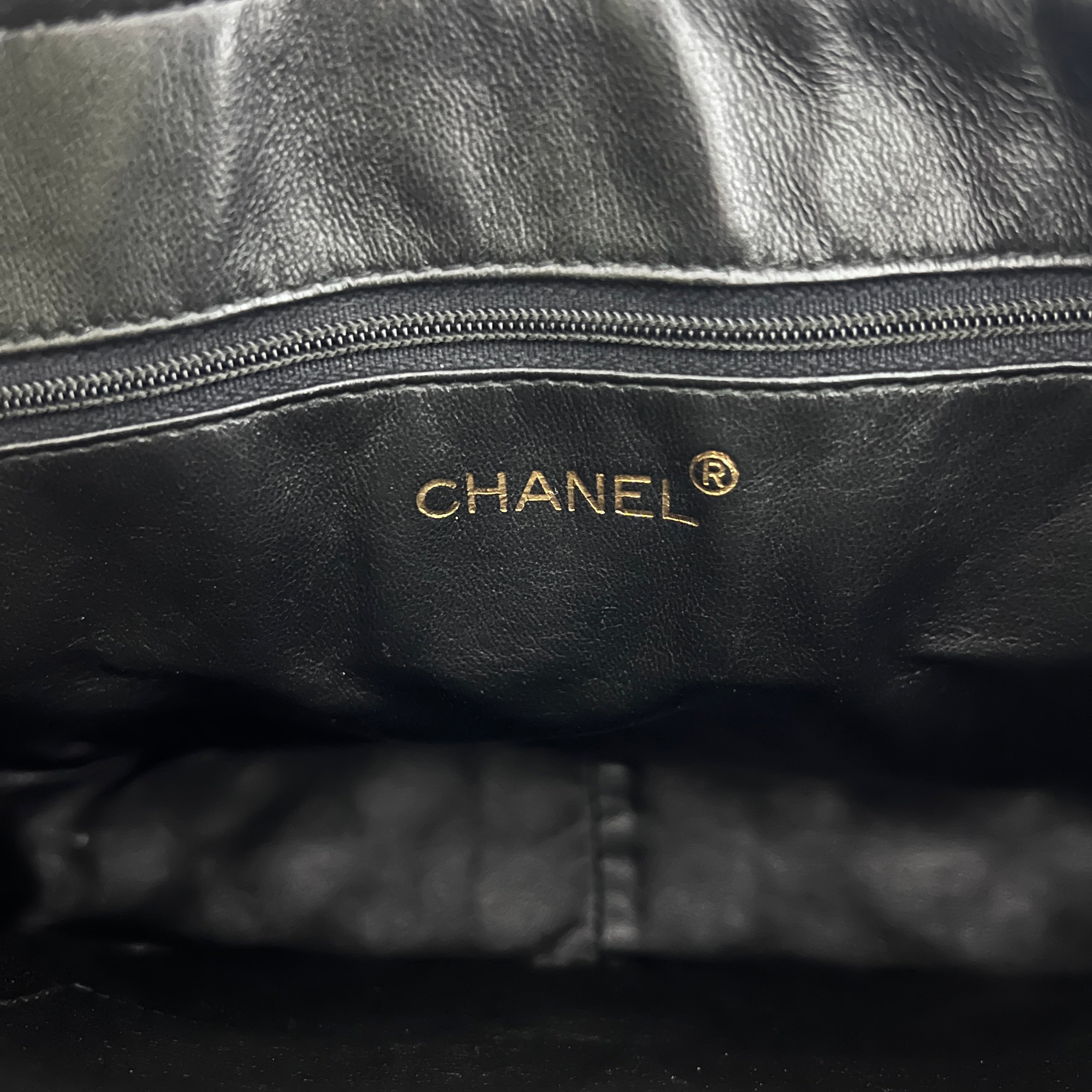 Sac à bandoulière CHANEL Camera Bag cuir d'agneau noir