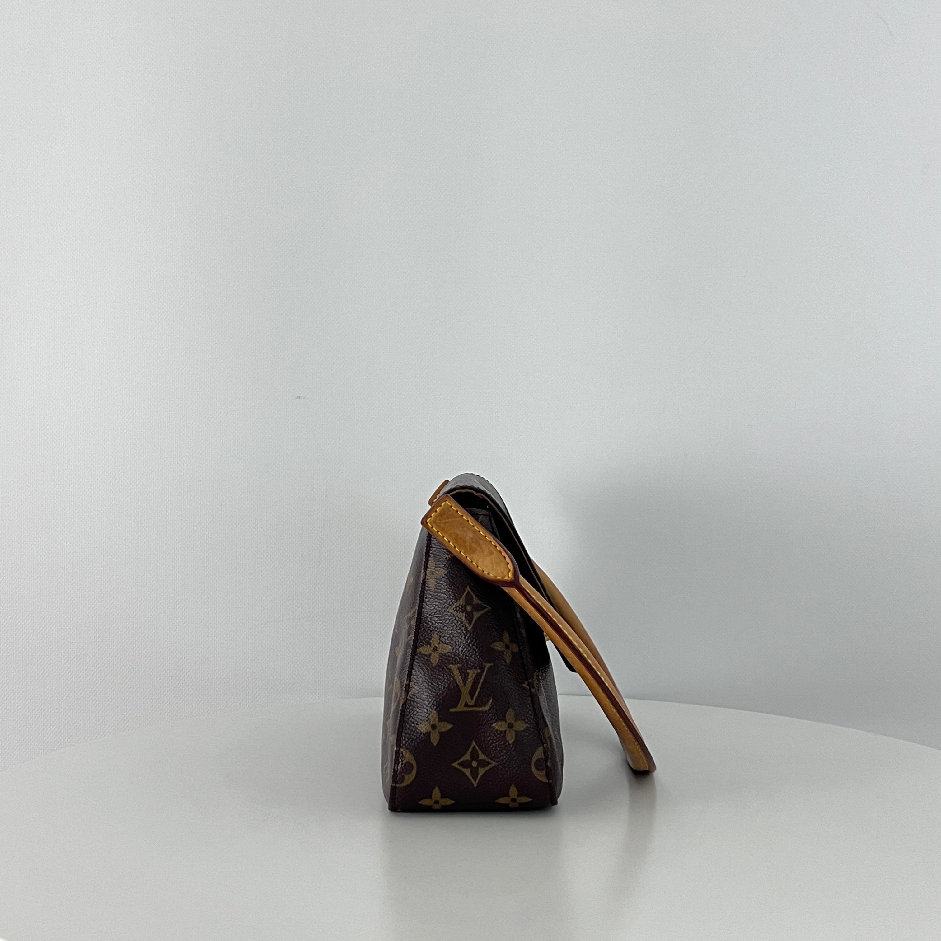 LOUIS VUITTON Looping PM handbag in brown canvas and leather