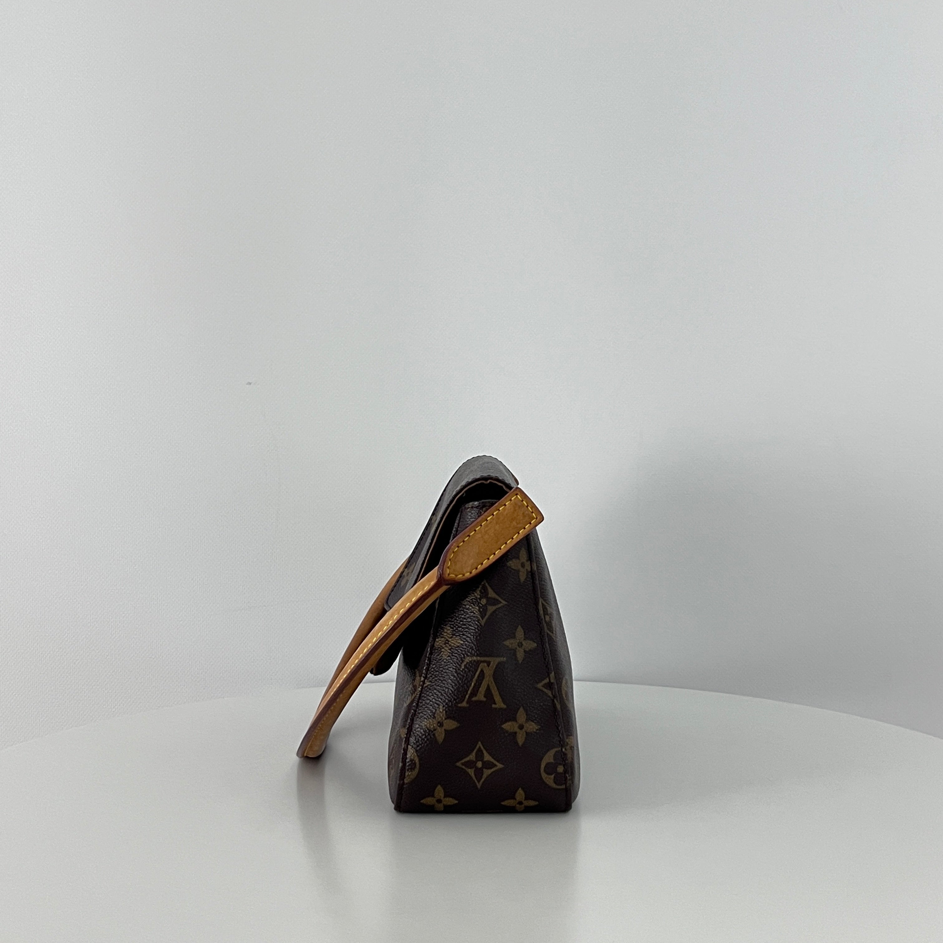 LOUIS VUITTON Looping PM handbag in brown canvas and leather