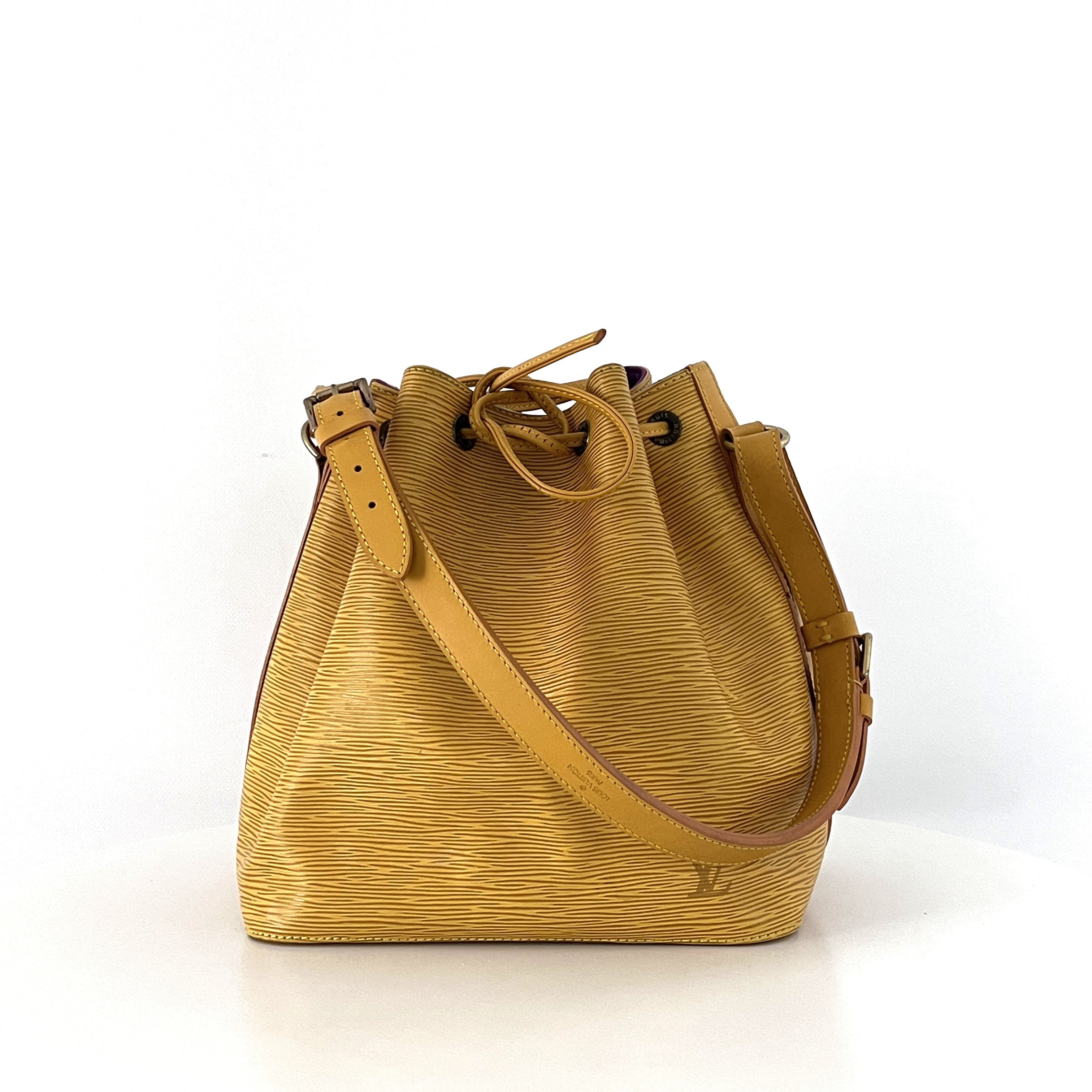 Sac à main LOUIS VUITTON Noé Petit cuir jaune