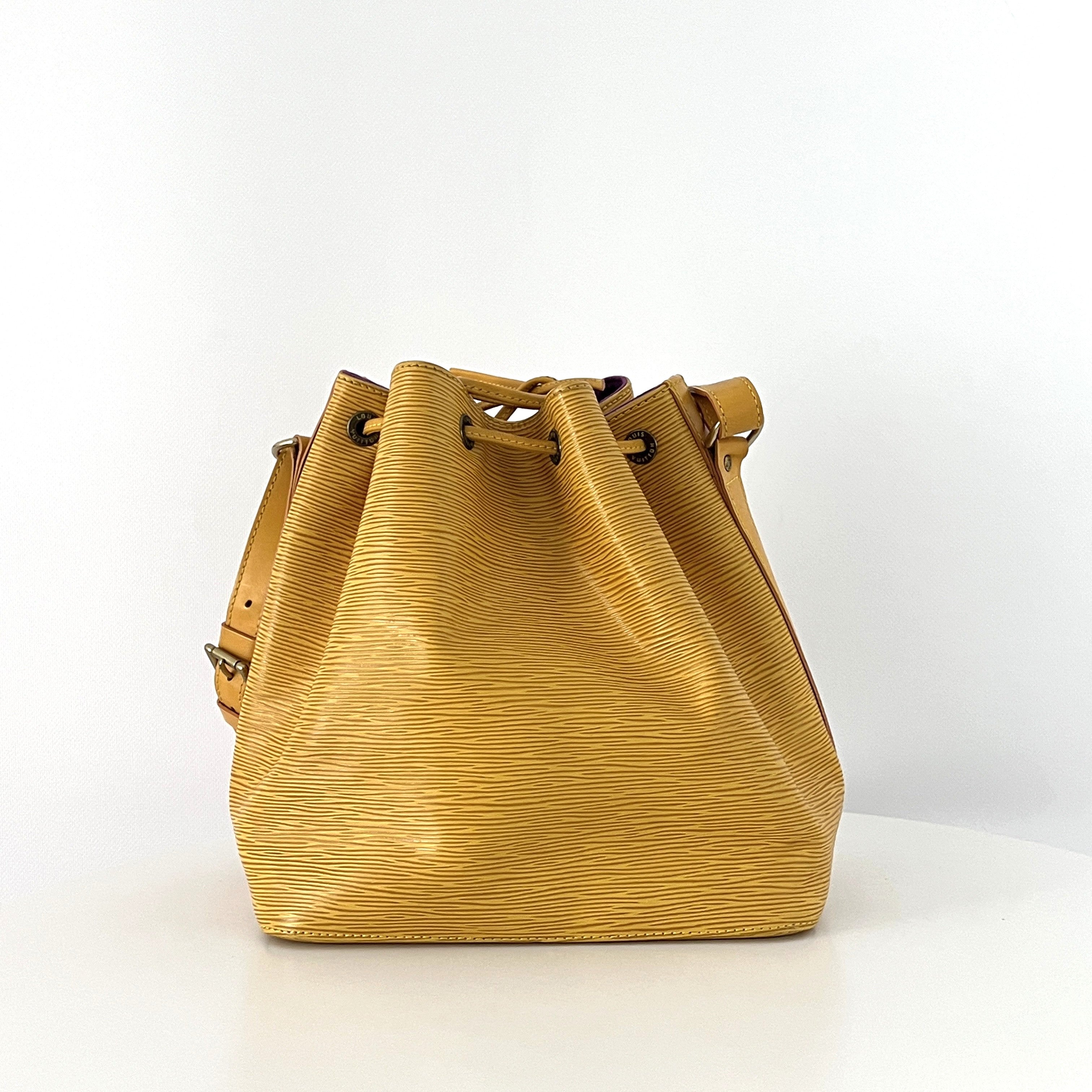 Sac à main LOUIS VUITTON Noé Petit cuir jaune