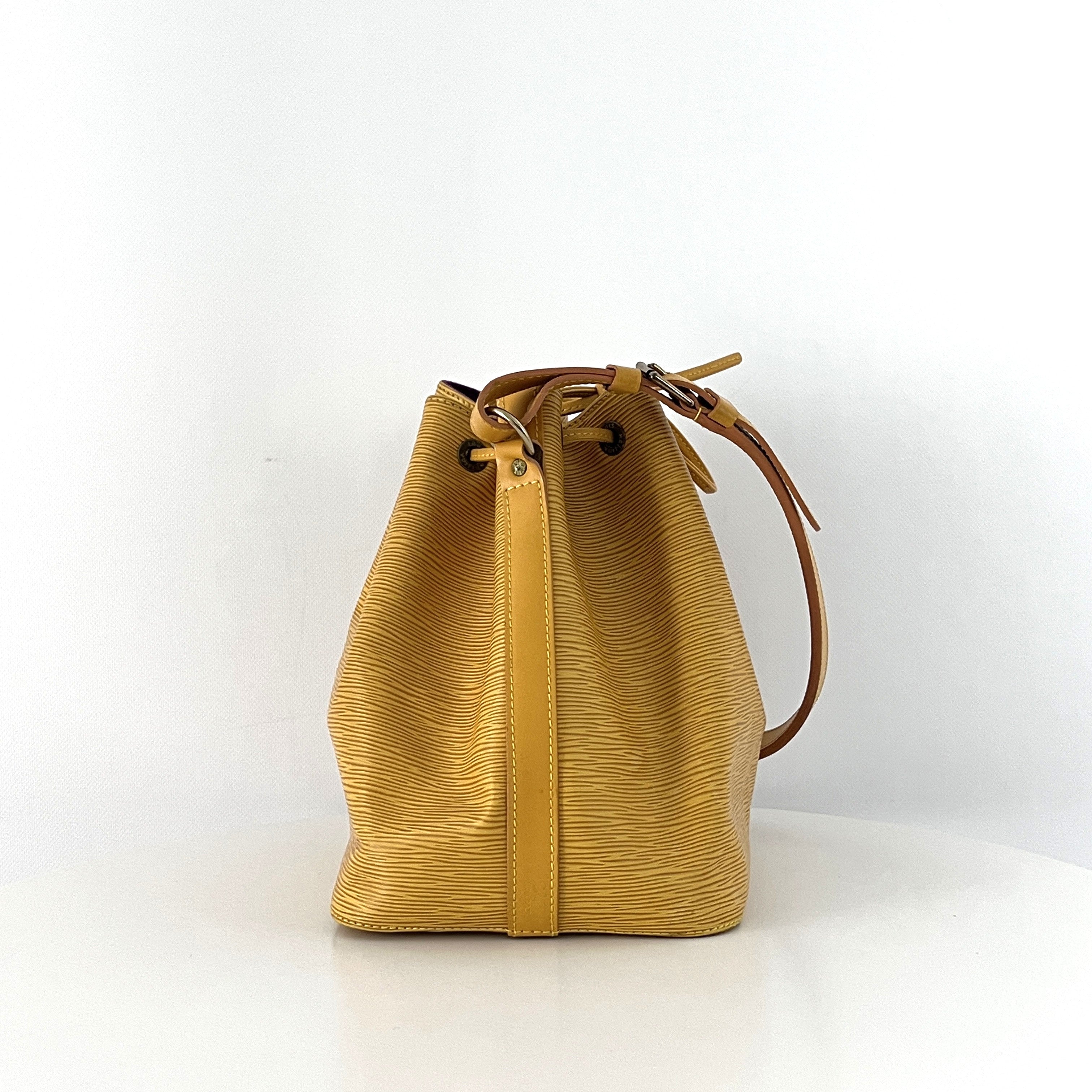 Sac à main LOUIS VUITTON Noé Petit cuir jaune