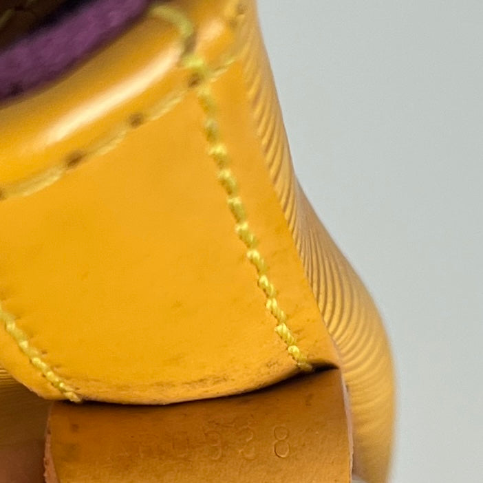 Sac à main LOUIS VUITTON Noé Petit cuir jaune
