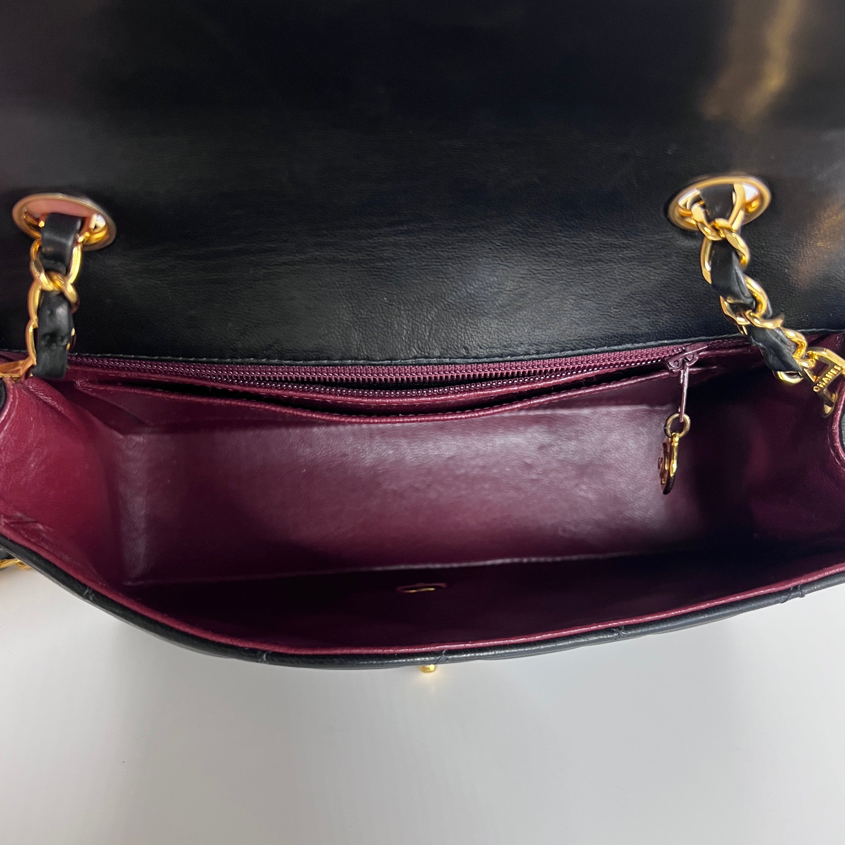 Sac à main CHANEL Diana Small cuir d'agneau noir