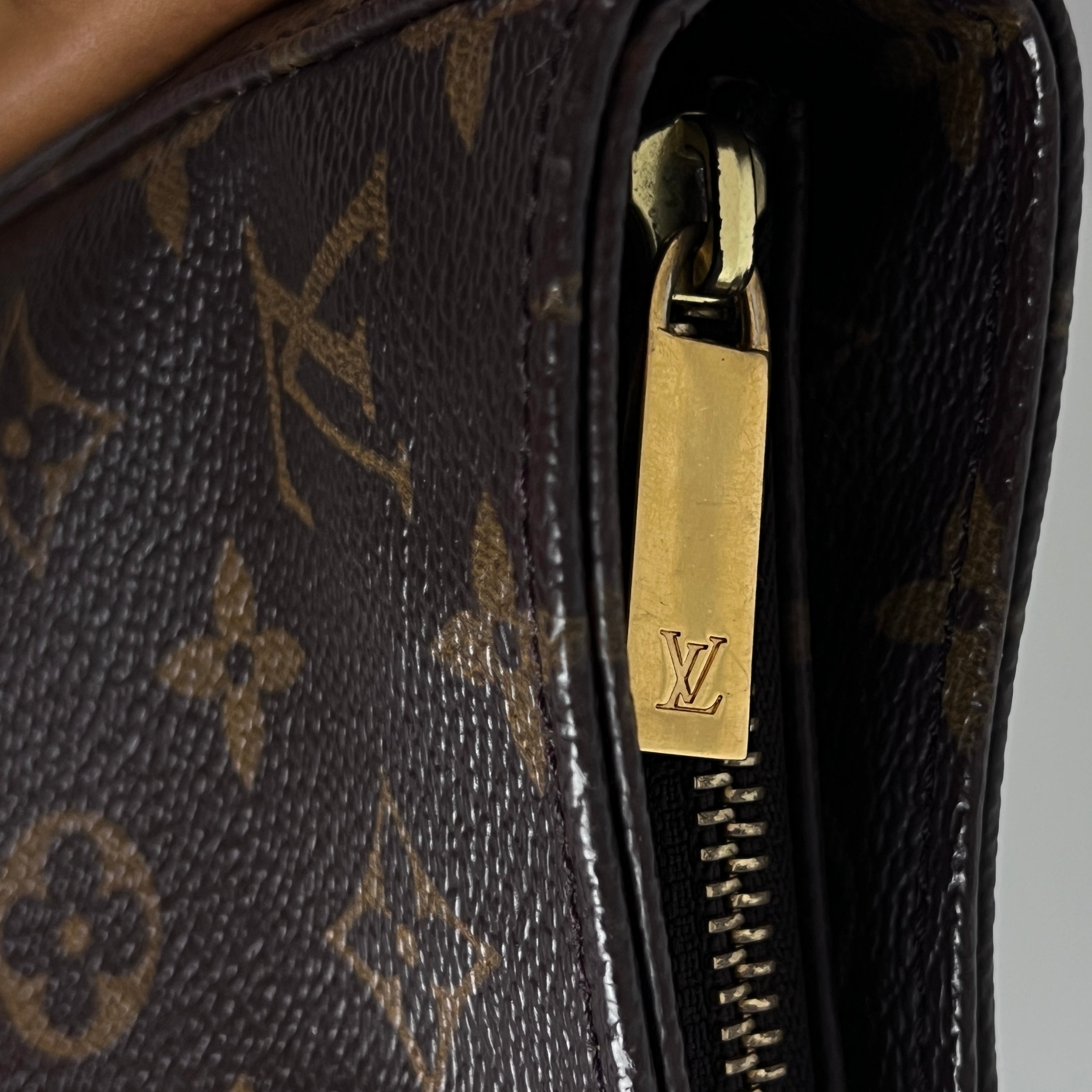LOUIS VUITTON Looping GM handbag in brown canvas and leather