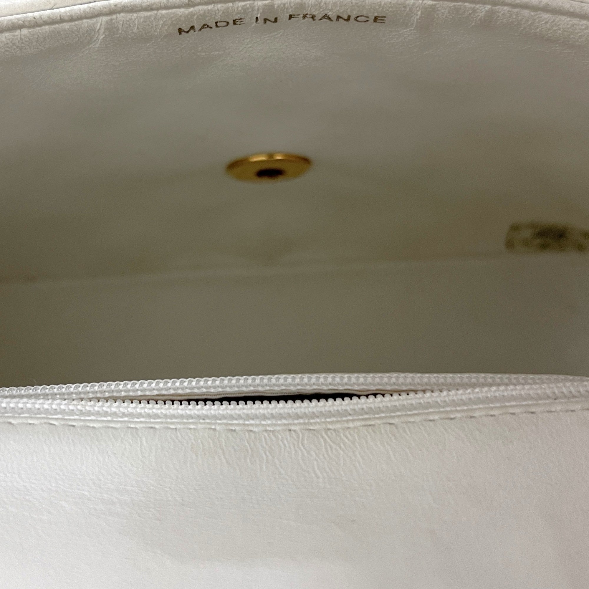 Sac à main CHANEL Timeless Classique Mini  Simple Flap cuir d'agneau blanc