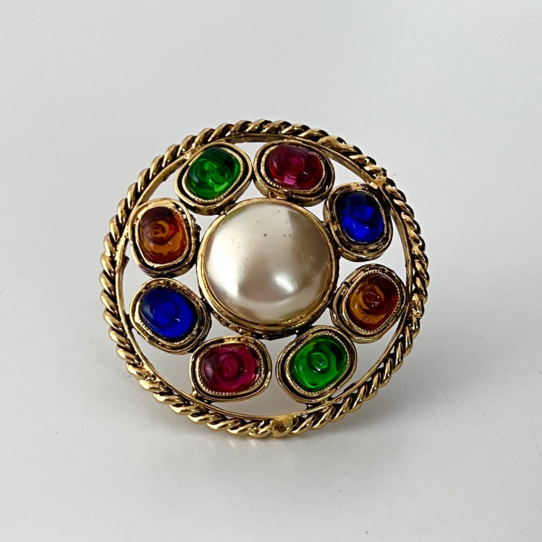 Broche CHANEL Gripoix métal doré