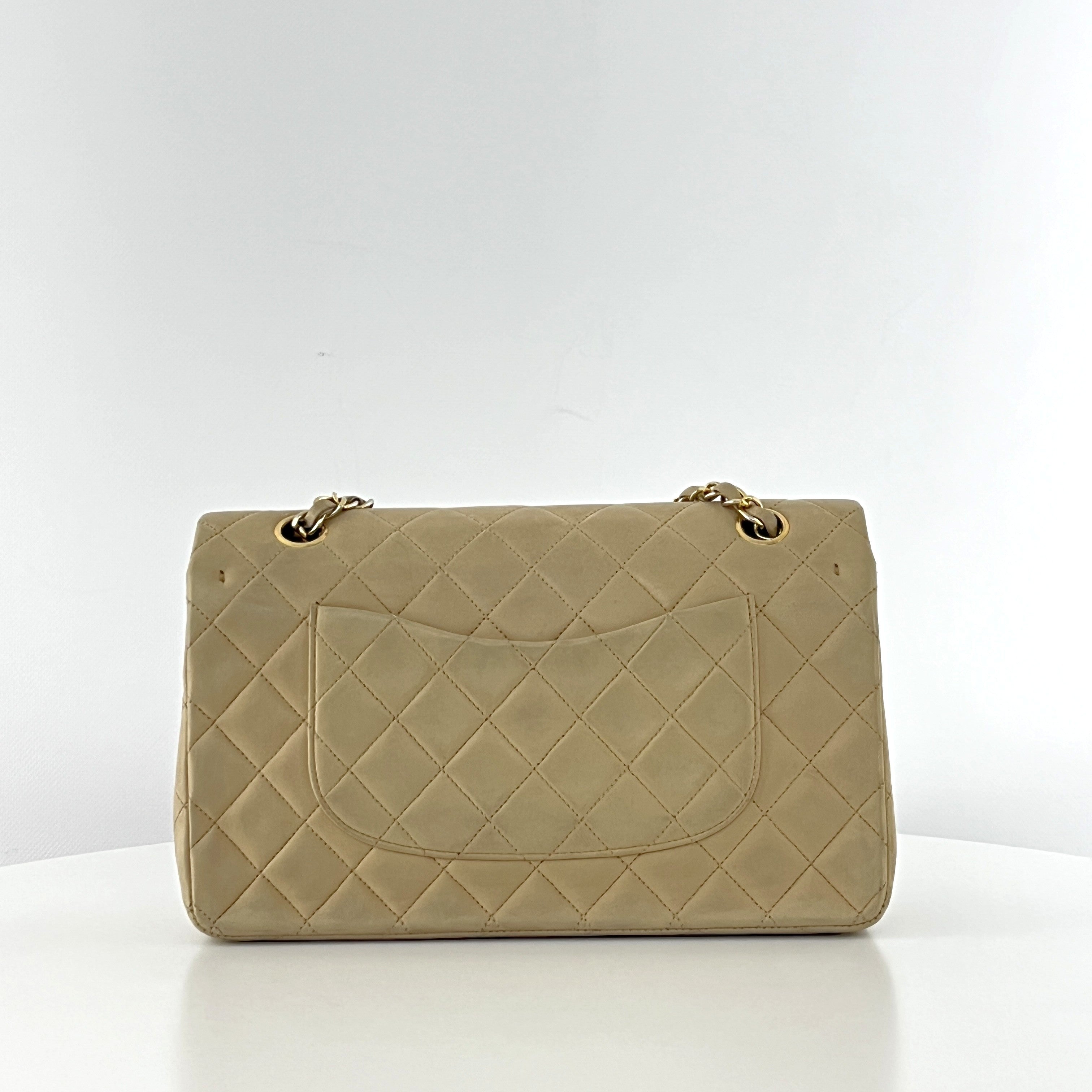 Sac à main CHANEL Timeless Classique Medium Double Flap cuir d'agneau beige