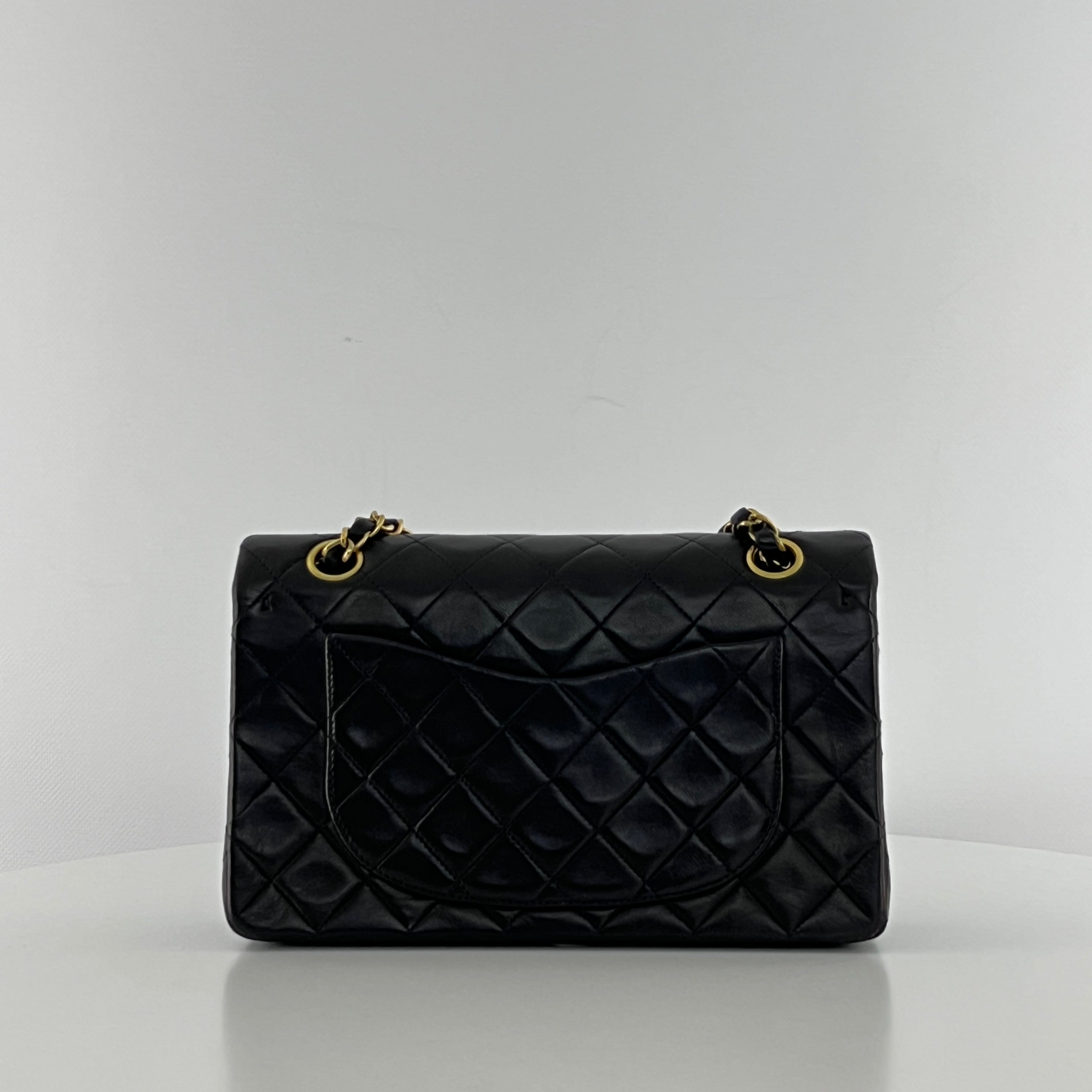 Sac à main CHANEL Timeless Classique Small Double Flap cuir d'agneau noir