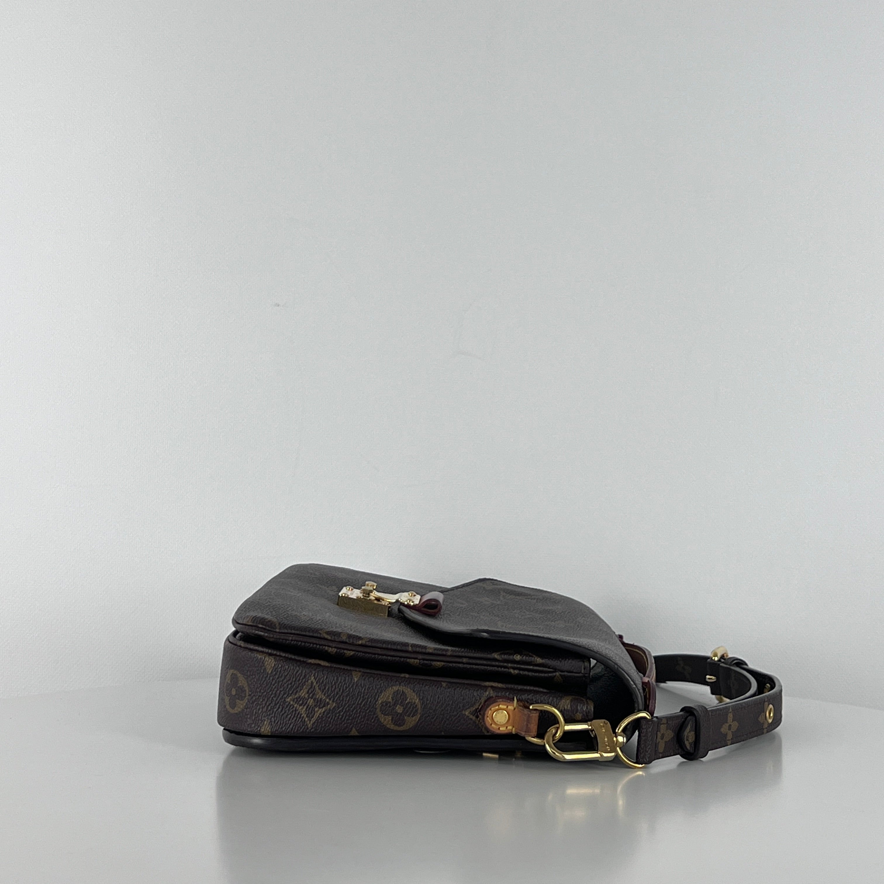 Sac à main LOUIS VUITTON Metis toile et cuir marron