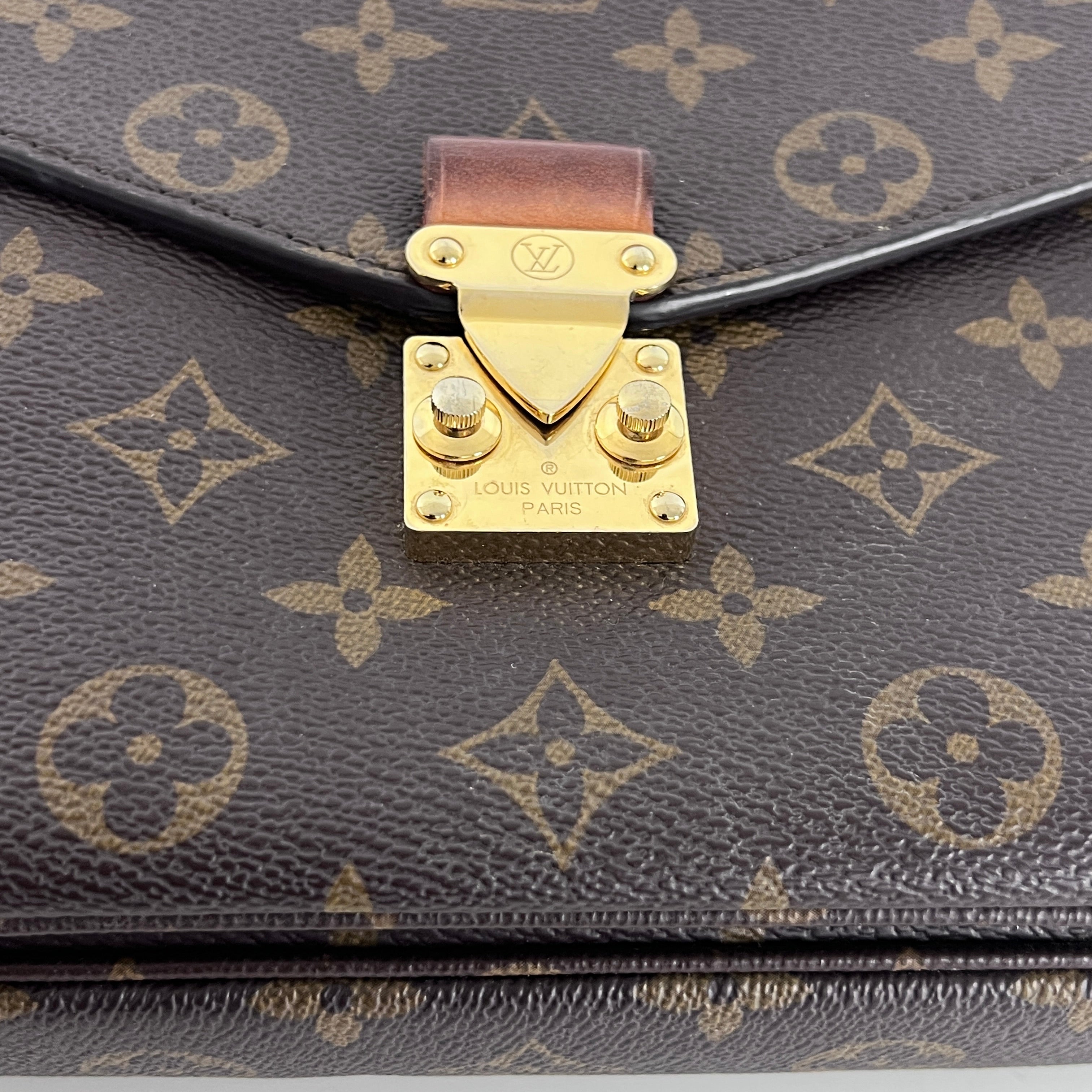 Sac à main LOUIS VUITTON Metis toile et cuir marron