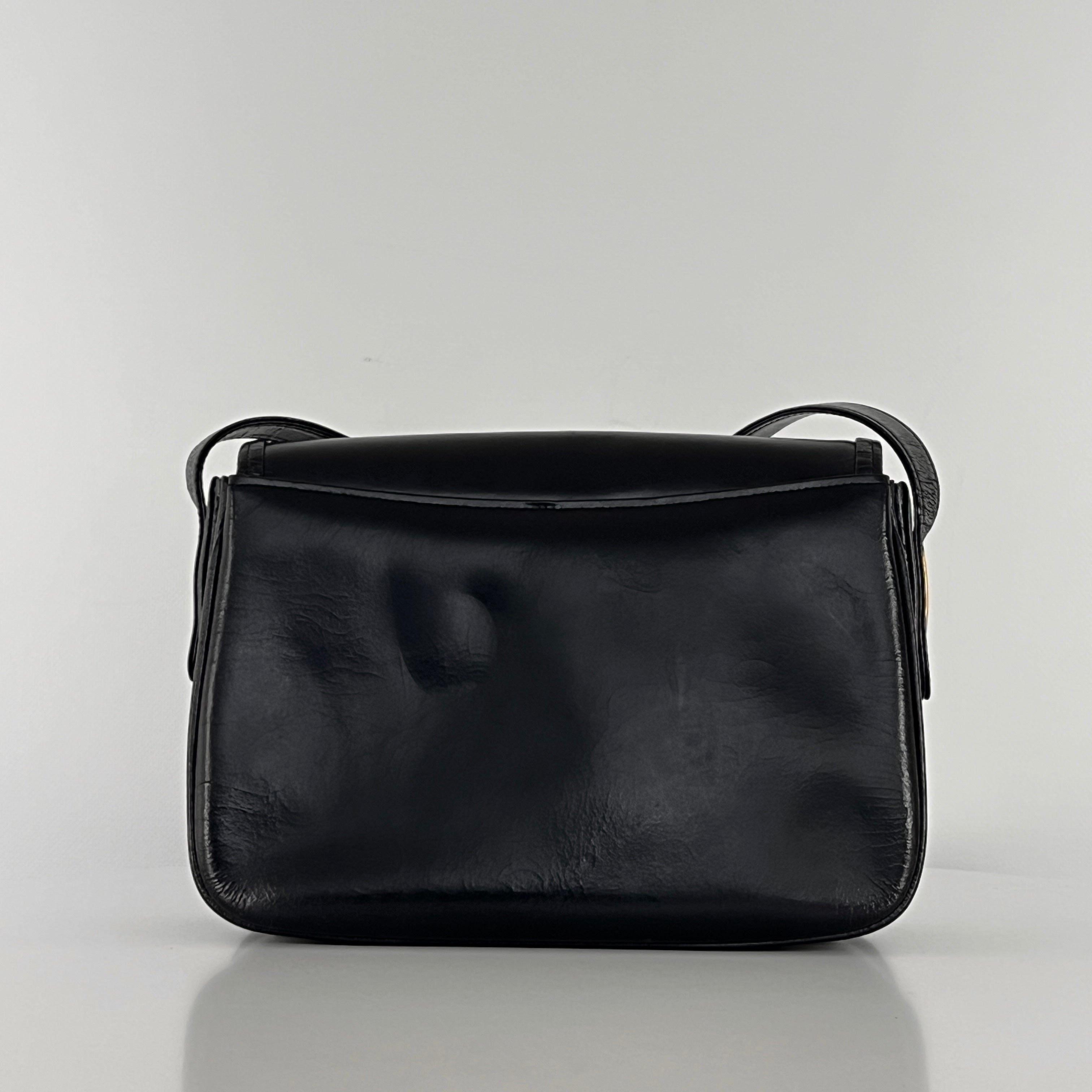 Sac à main CELINE Triomphe cuir noir