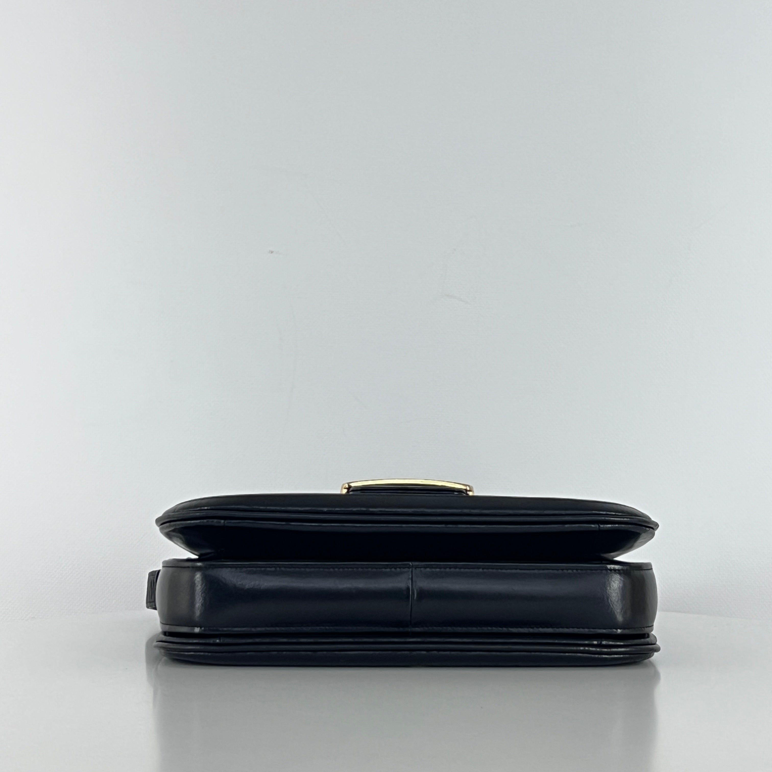 Sac à main CELINE Triomphe cuir noir